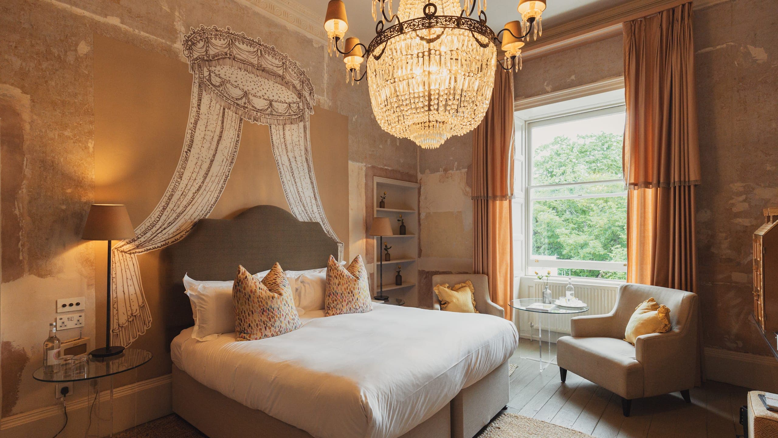 Large Guest Room - Image 10