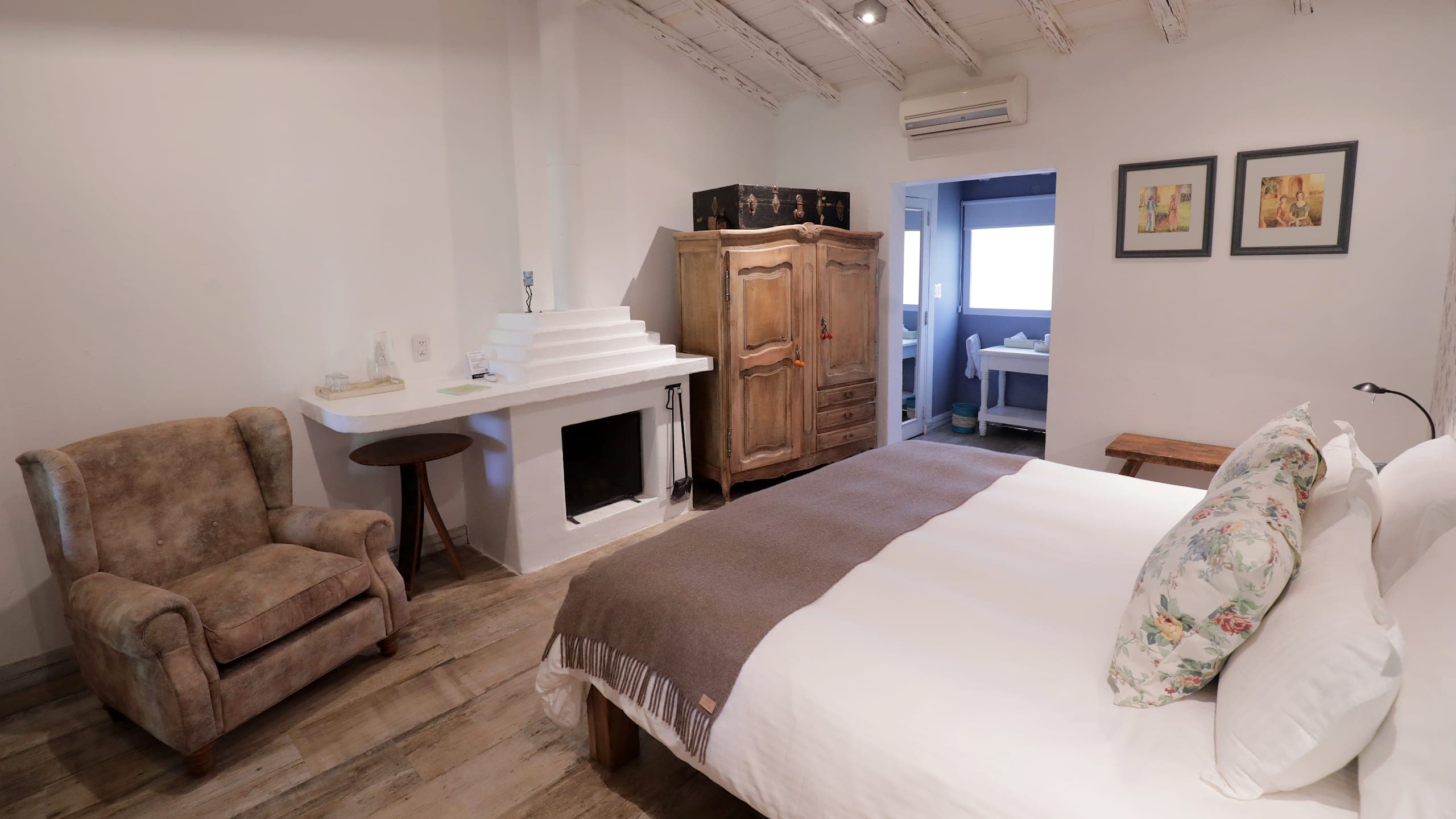 Standard Room - Image 2