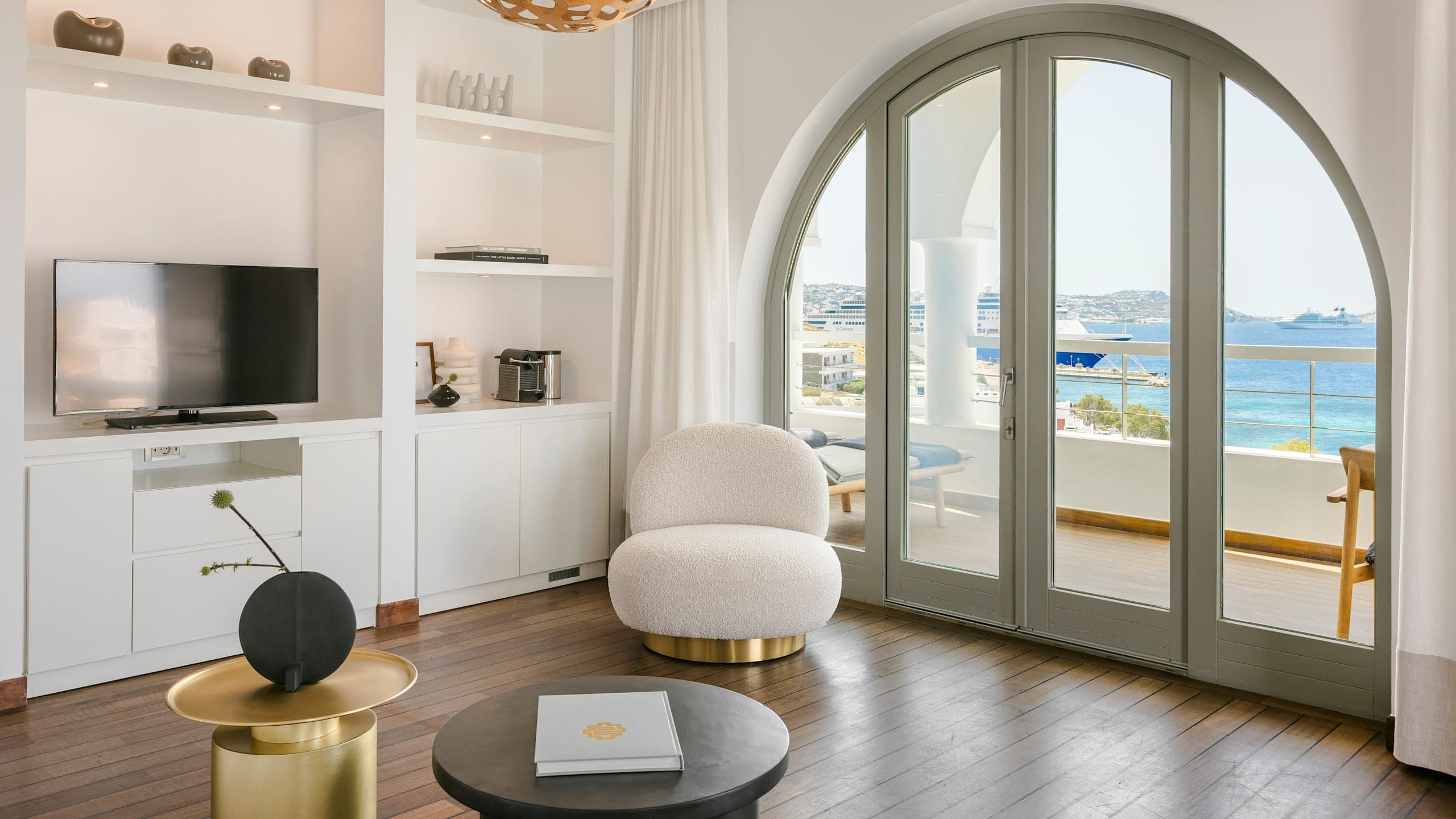 Premium Suite Sea View - Image 9