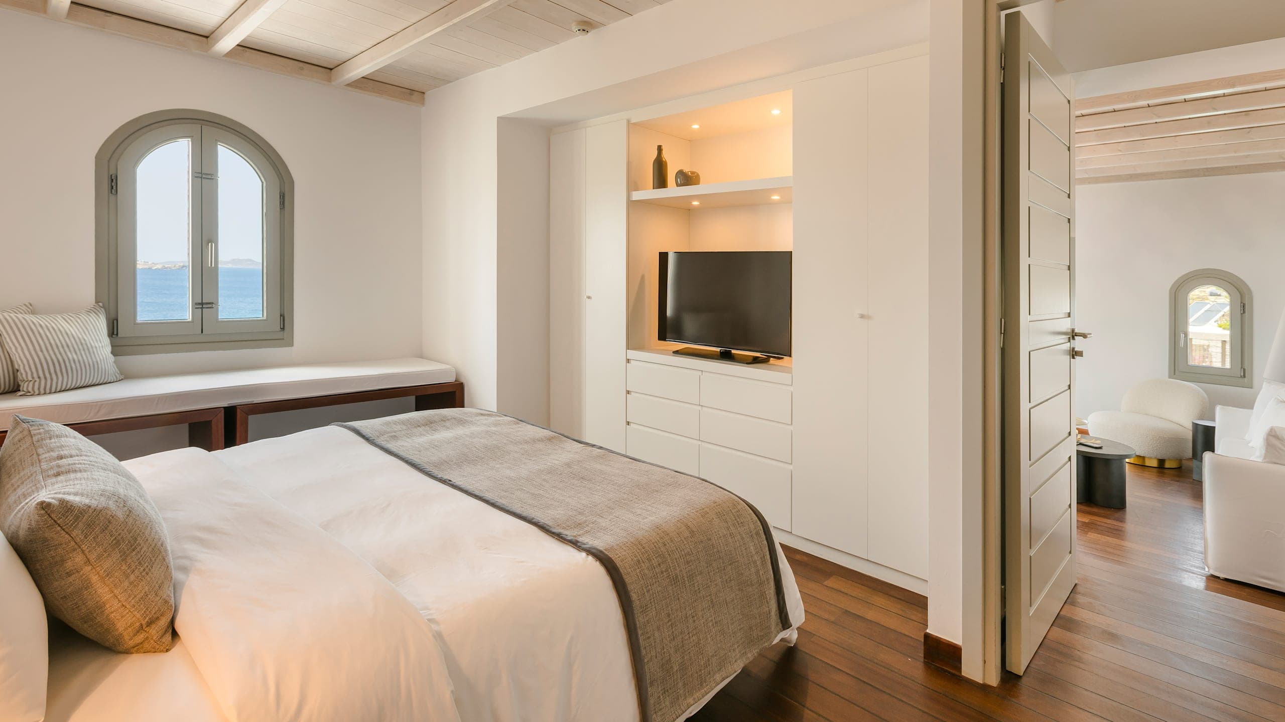 Premium Suite Sea View - Image 7