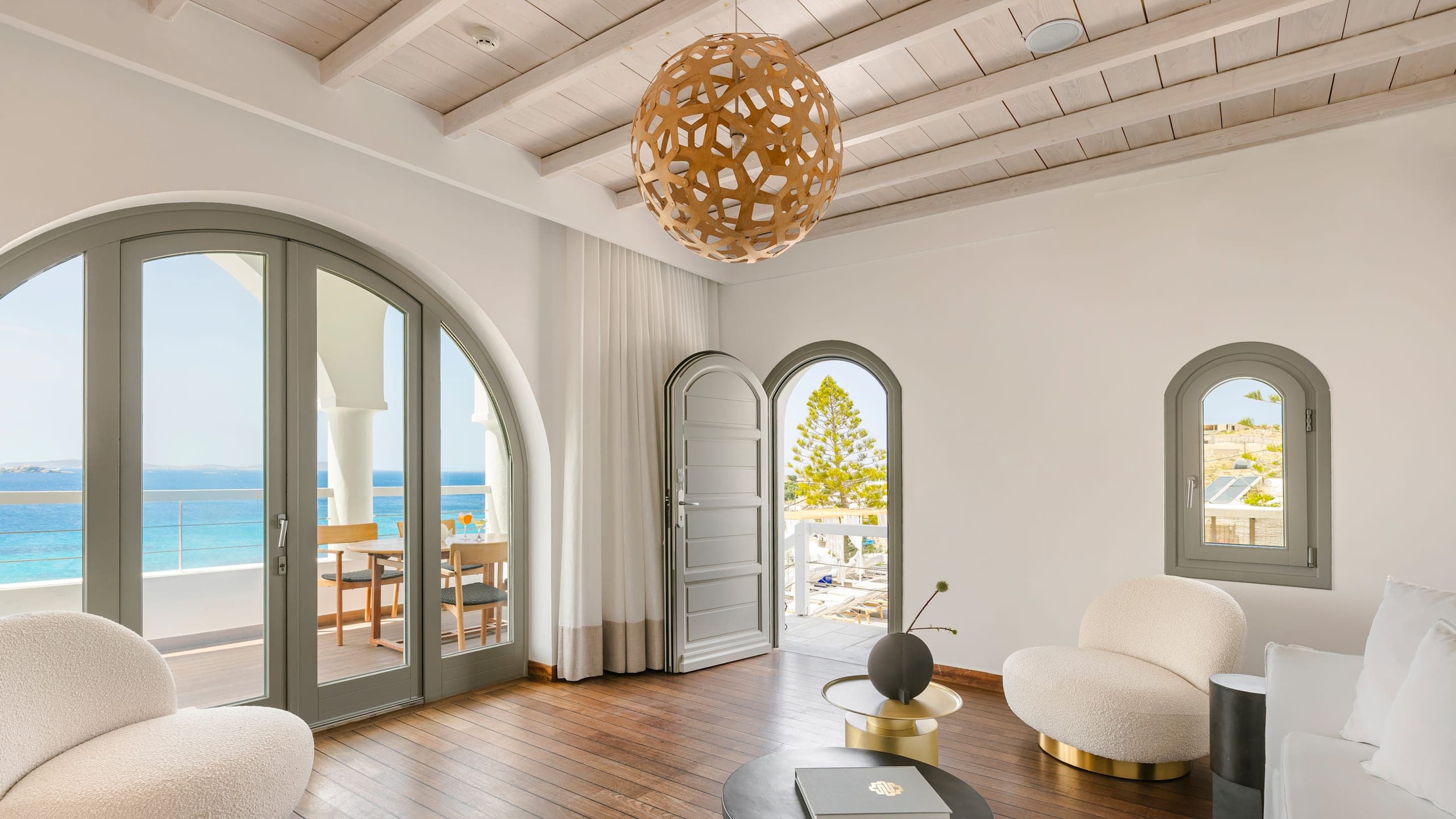 Premium Suite Sea View - Image 3