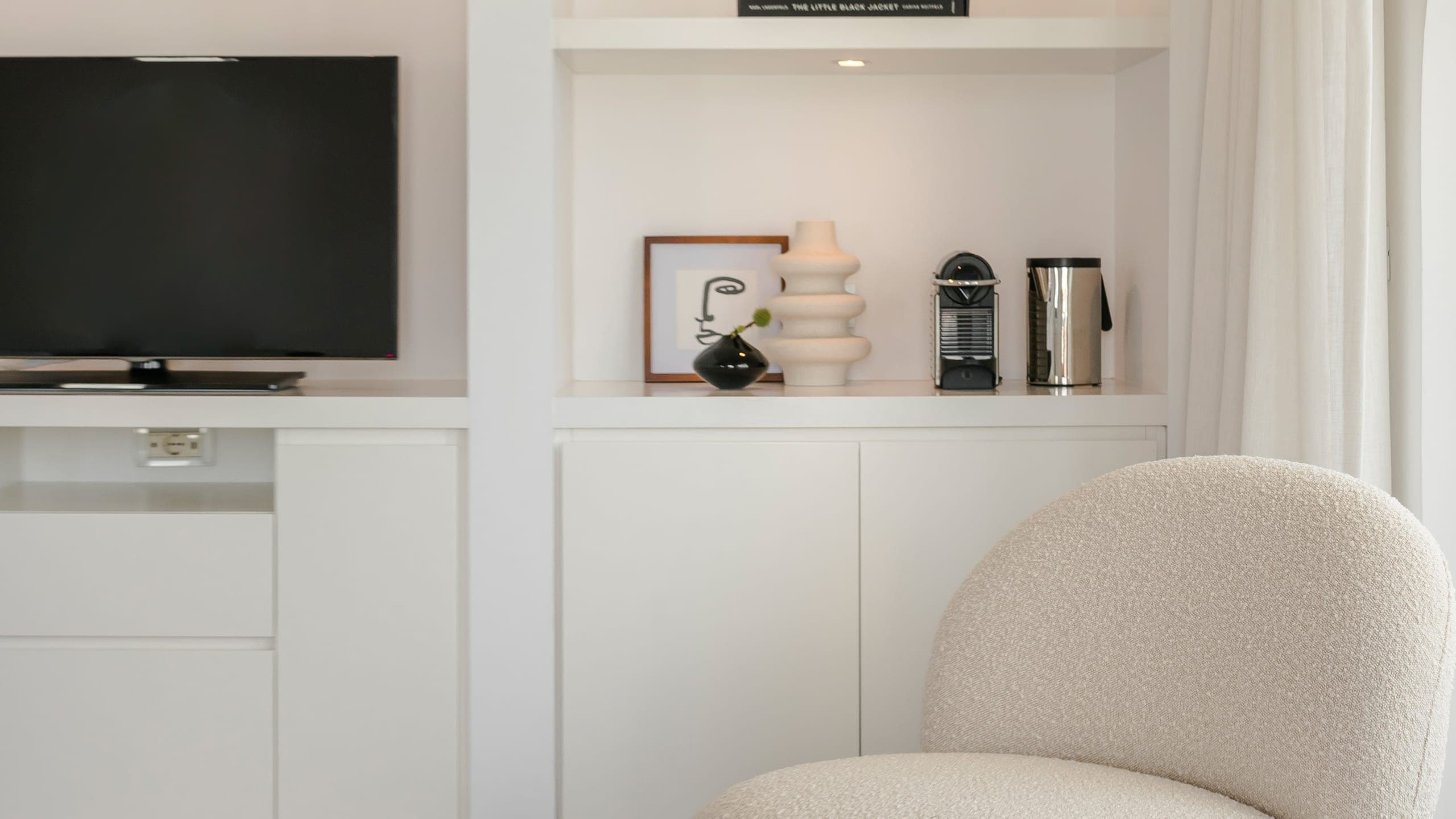 Premium Suite Sea View - Image 2