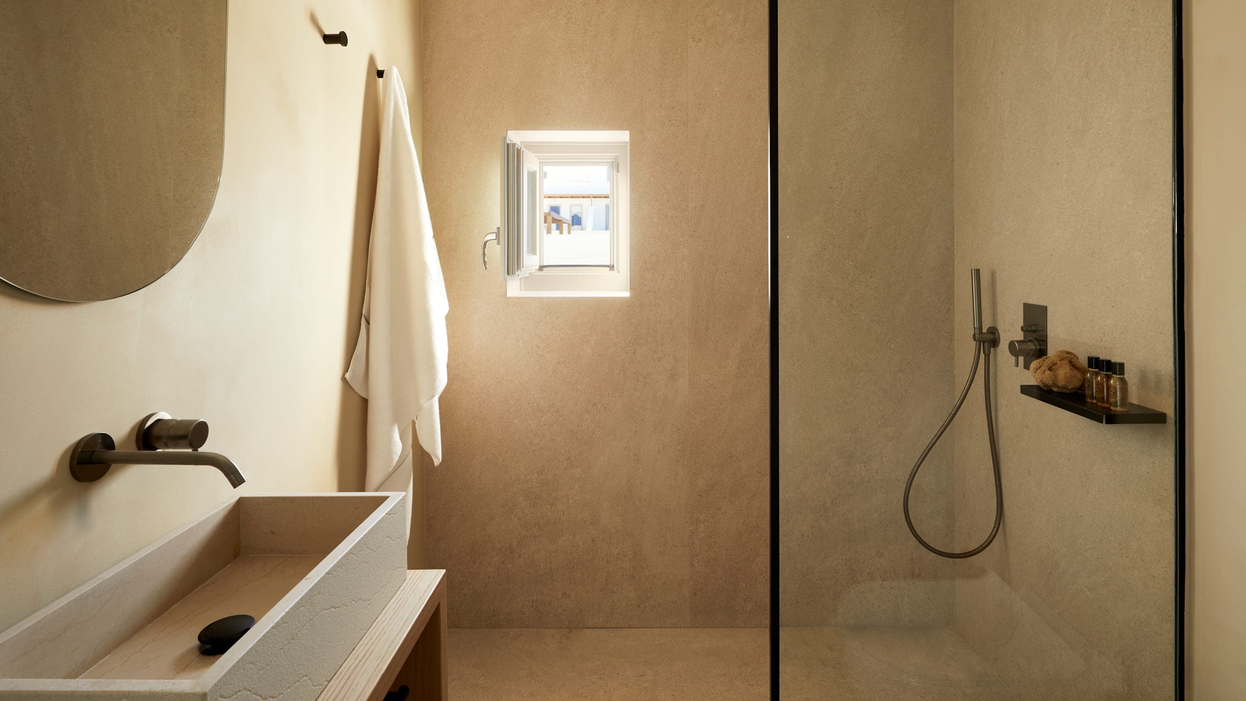 Comfort Sea View Room with Open Air Jacuzzi - Image 8