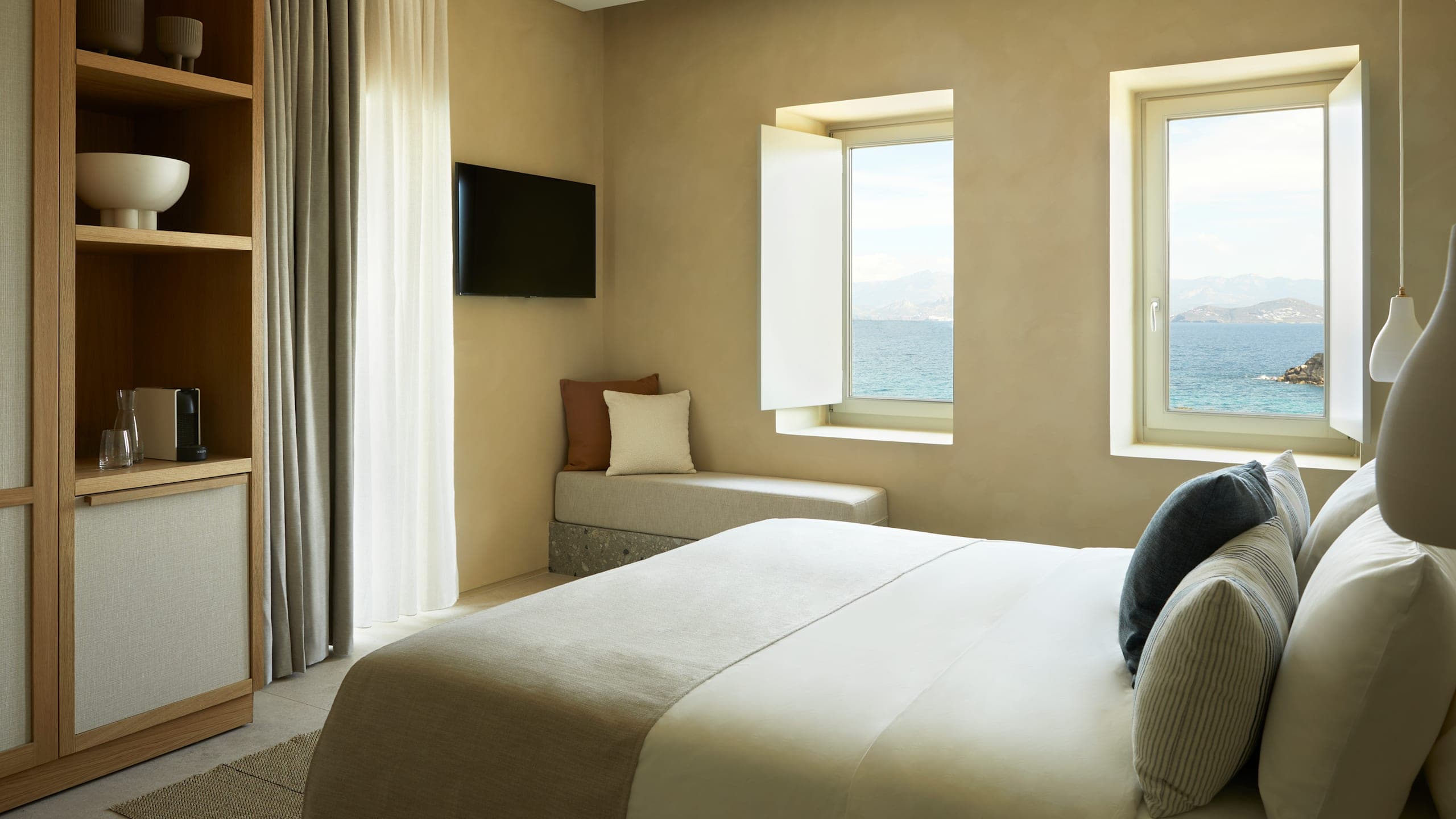 Comfort Sea View Room with Open Air Jacuzzi - Image 5