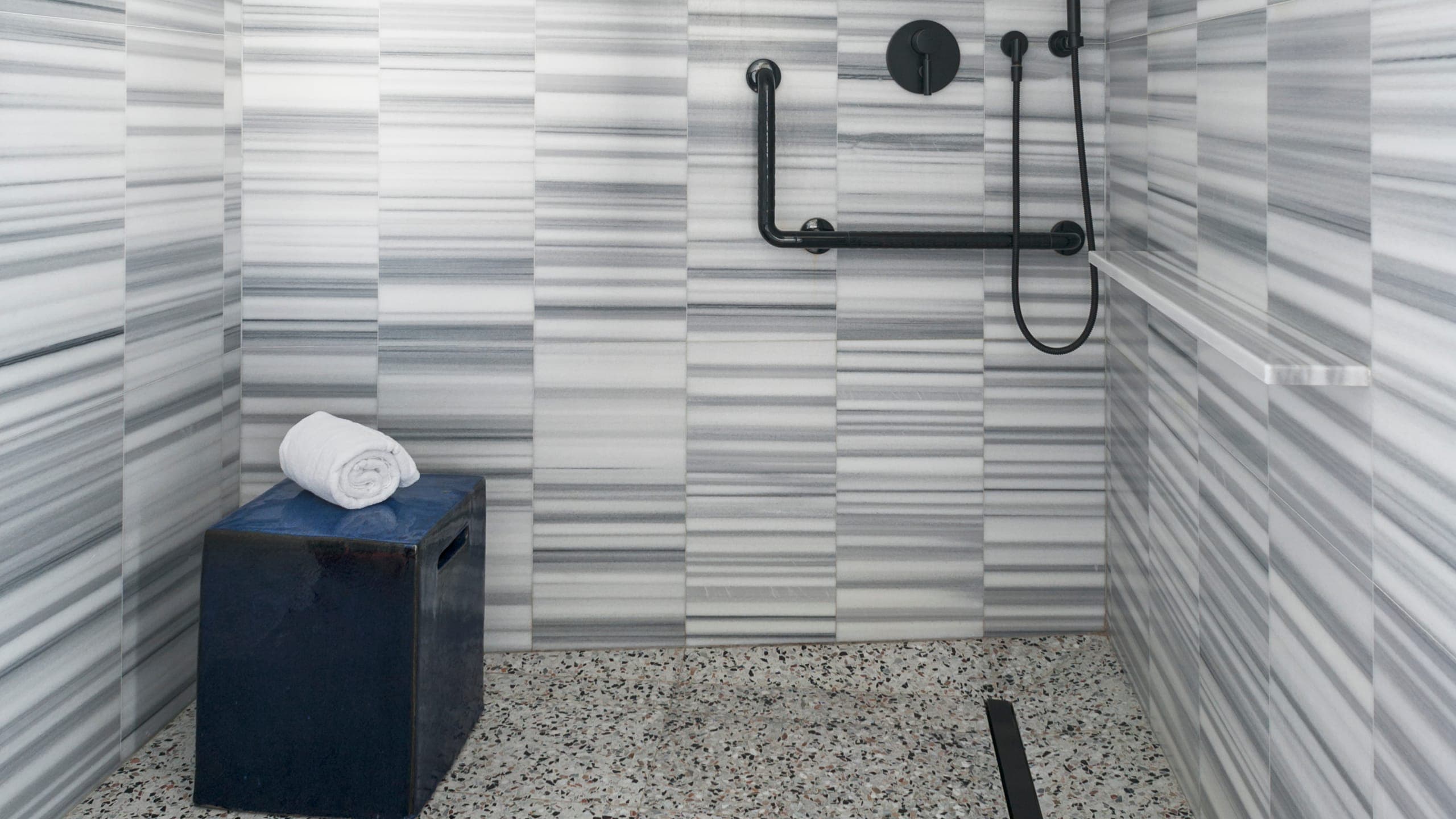 Superior Room with Sea View - Image 2