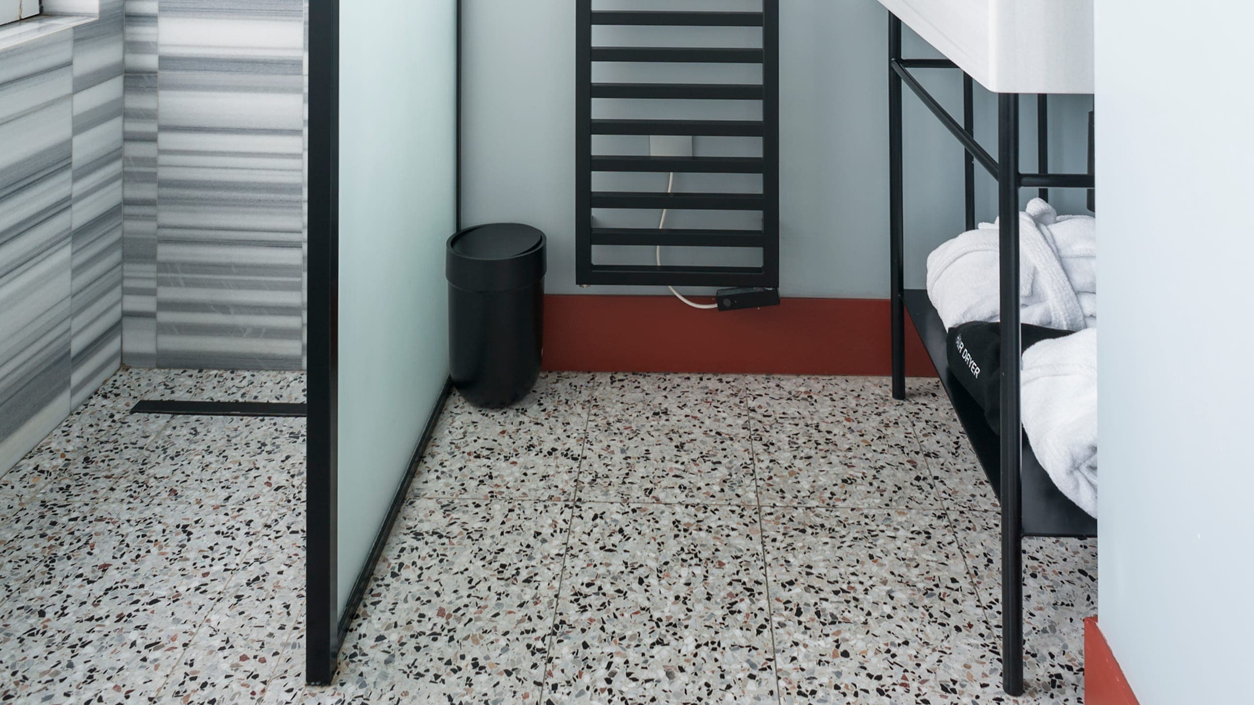 Deluxe Room with Sea View - Image 3