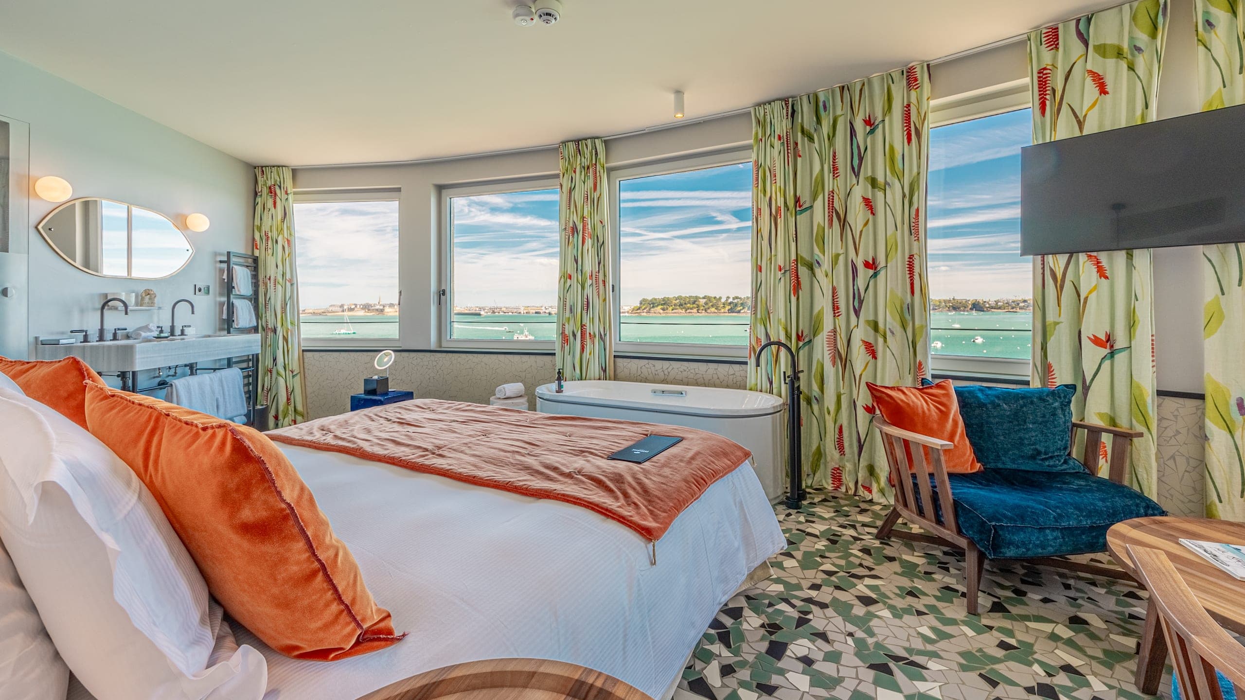 Prestige Room with Sea View - Image 7