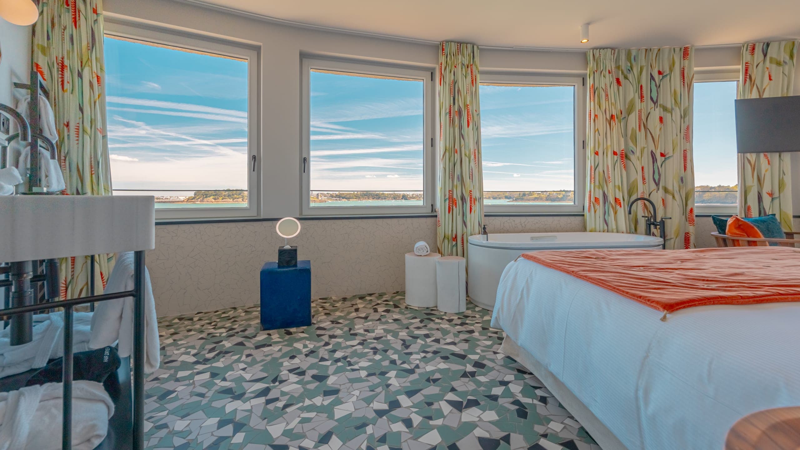 Prestige Room with Sea View - Image 6
