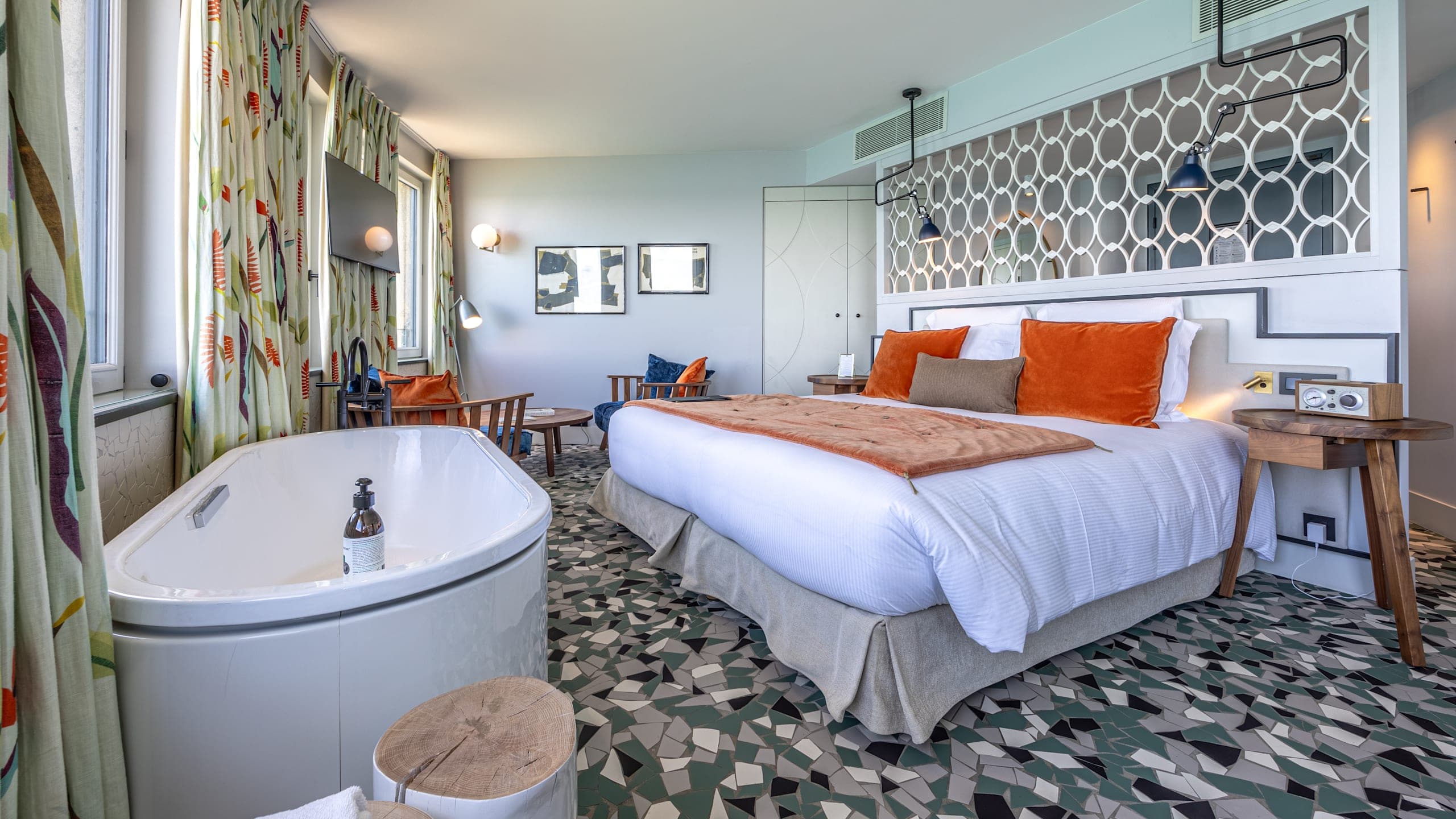 Prestige Room with Sea View - Image 4