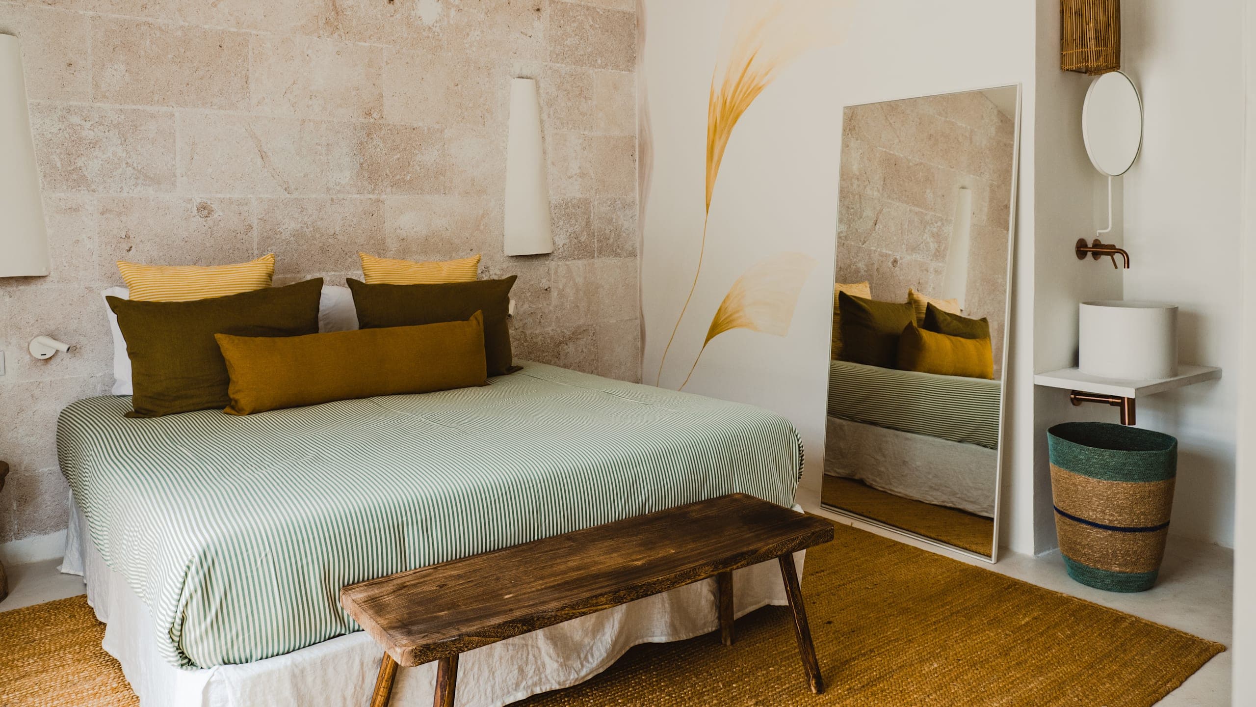 Deluxe Room with Garden - Image 4