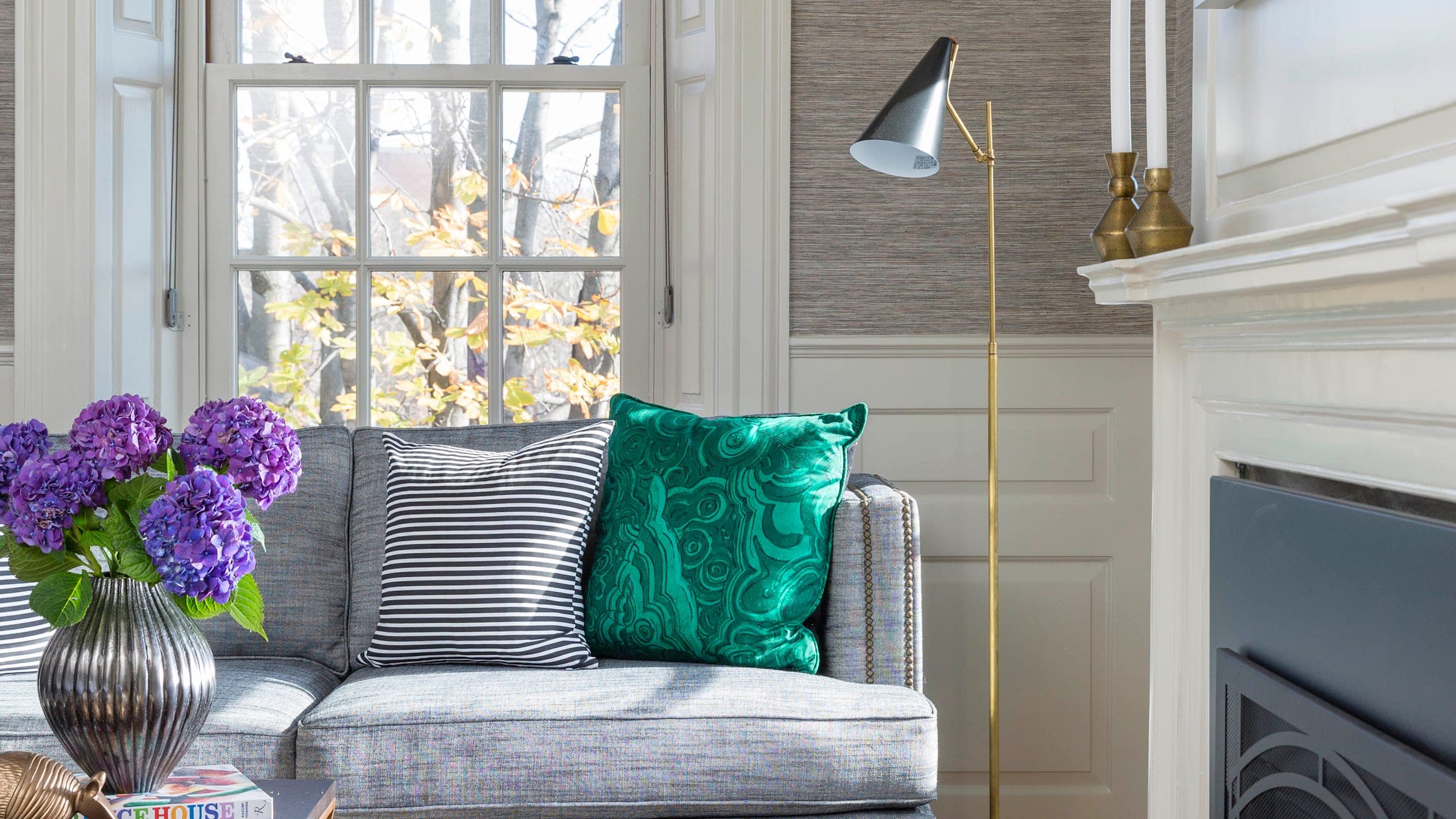 King Deluxe with Sleeper Sofa - Image 1
