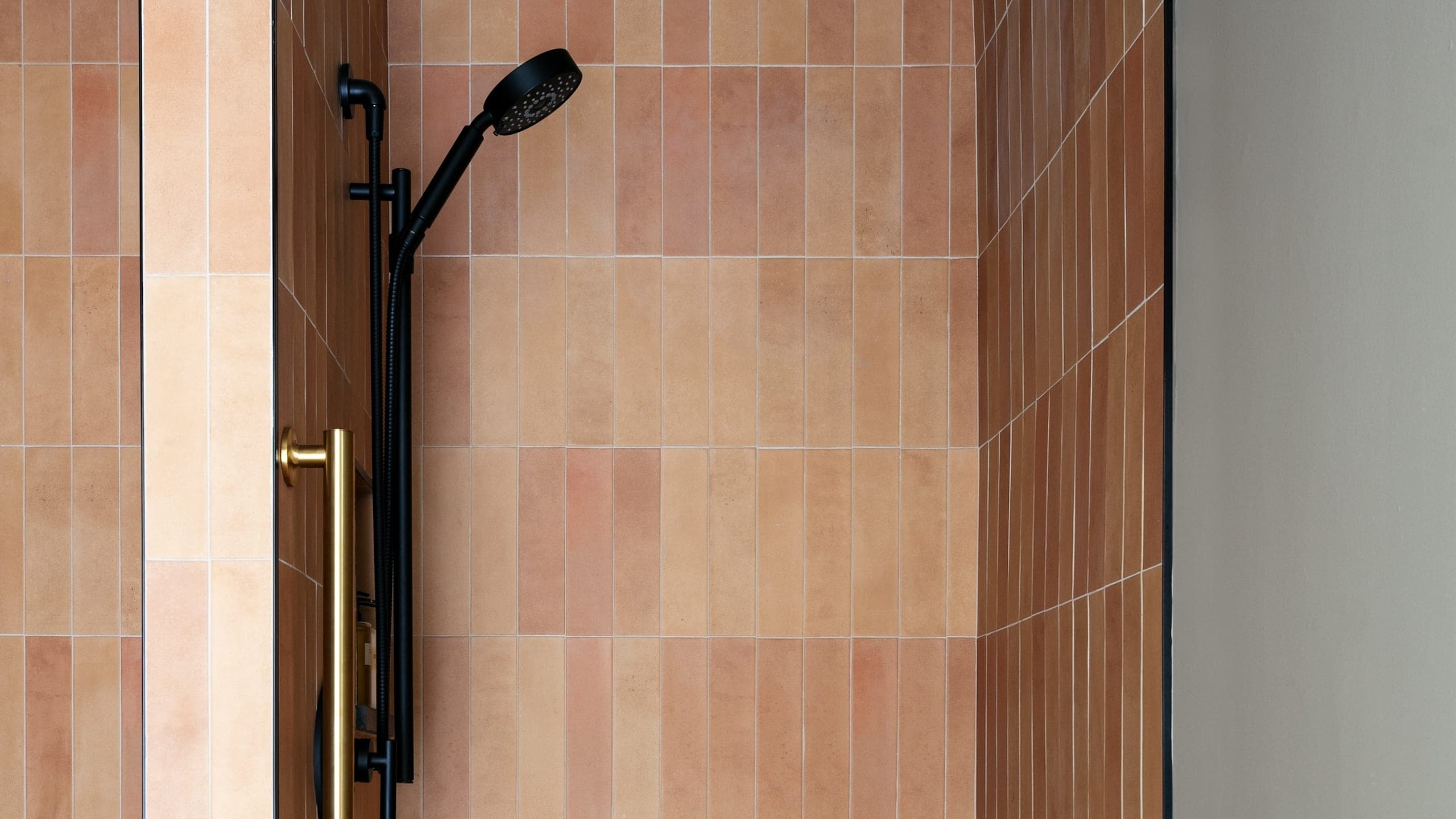 Accessible King Junior Suite with Fireplace - Image 2