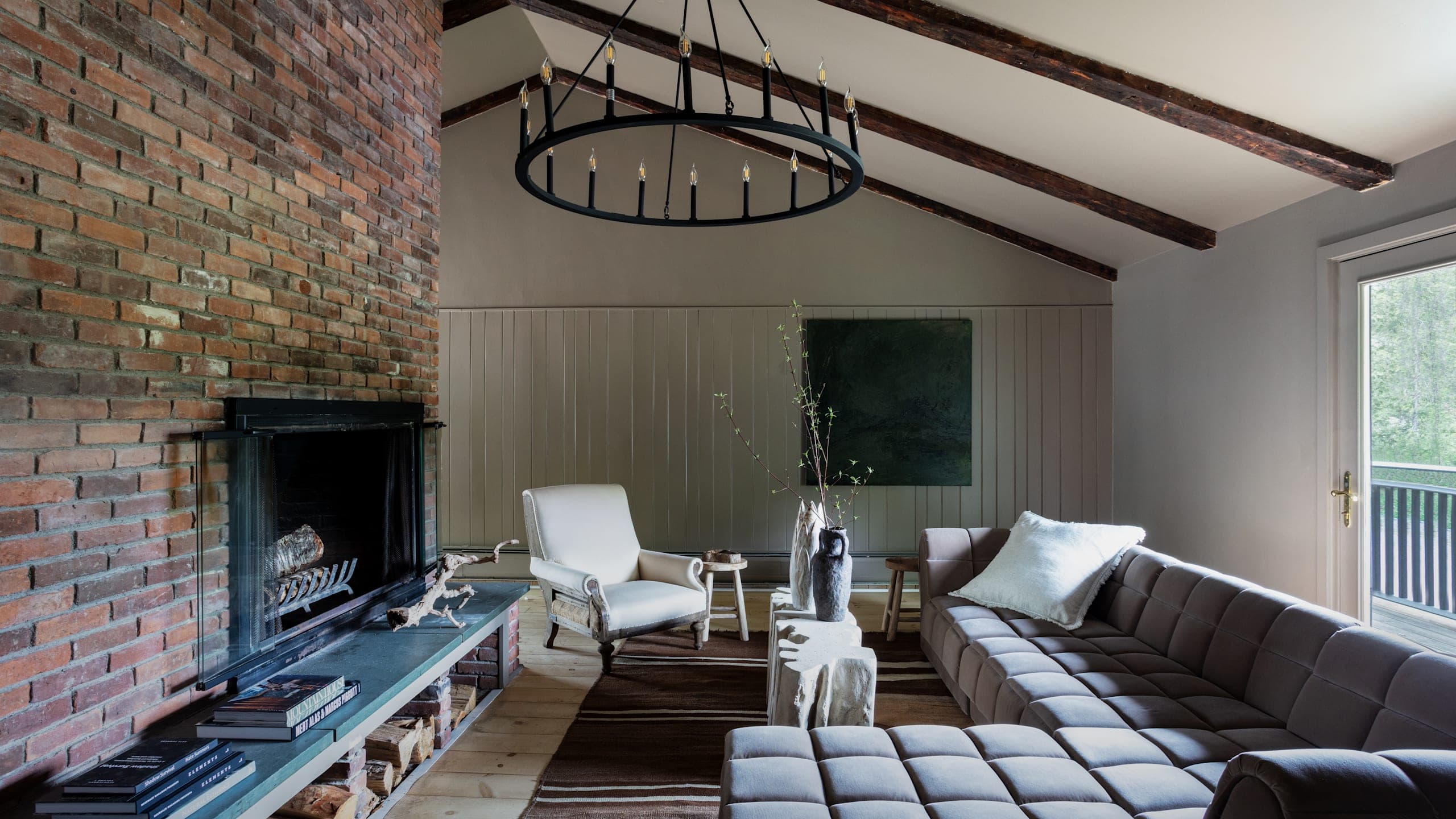Lark Suite - Image 1