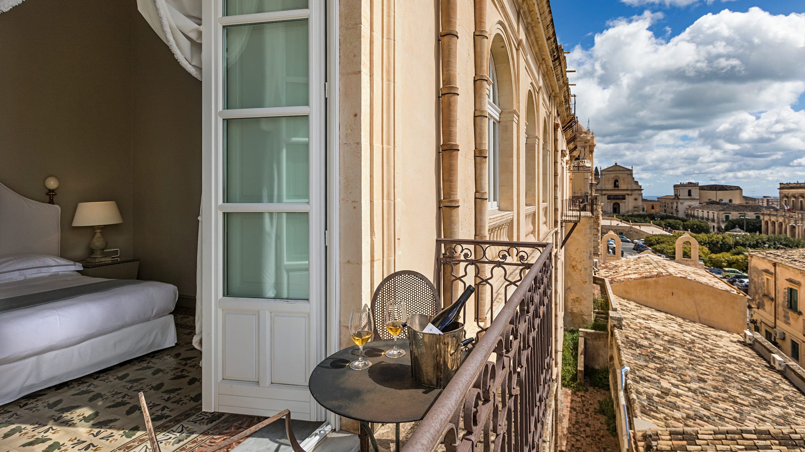 Junior Suite - Image 2