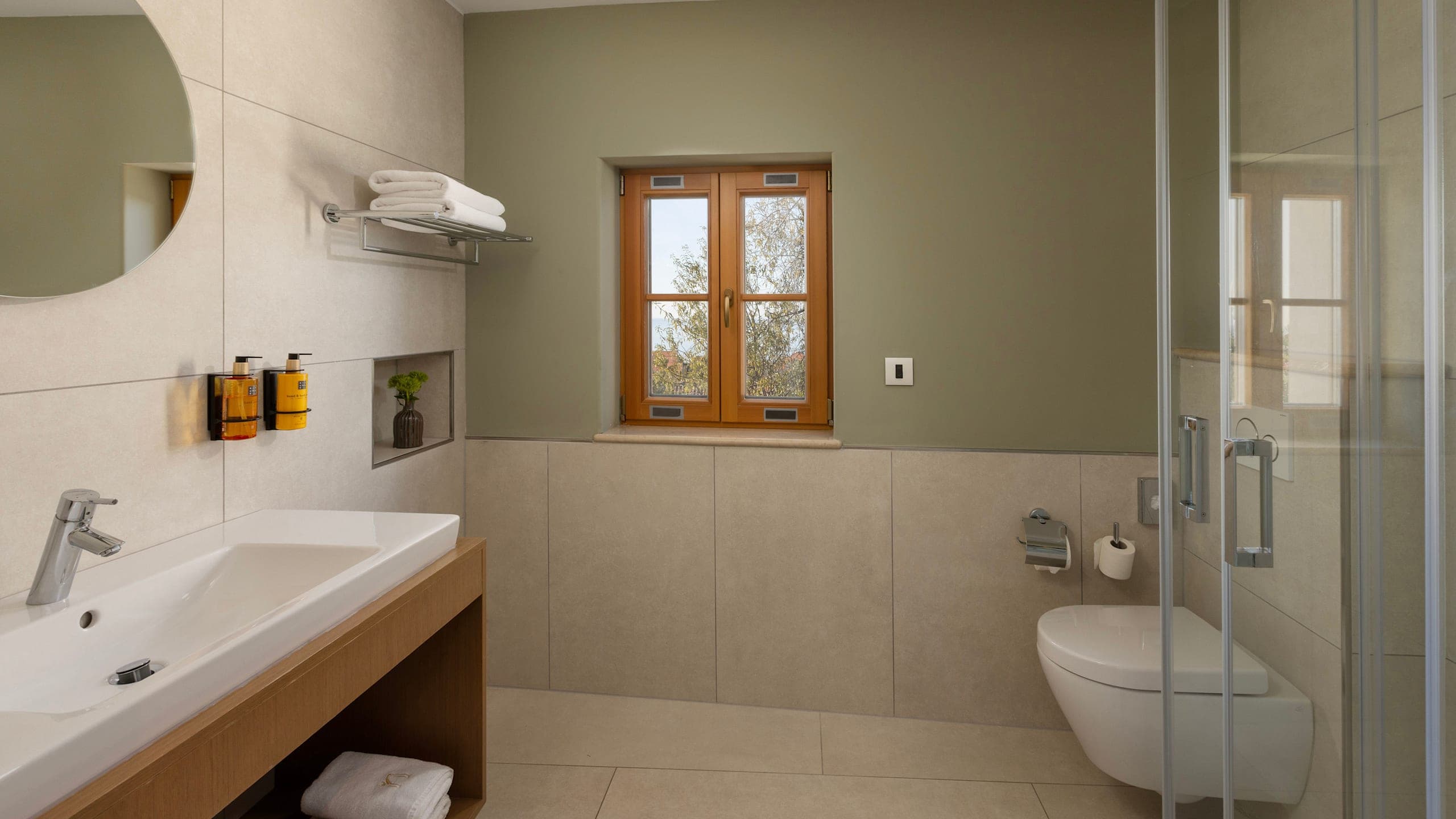 Garden Room - Image 2