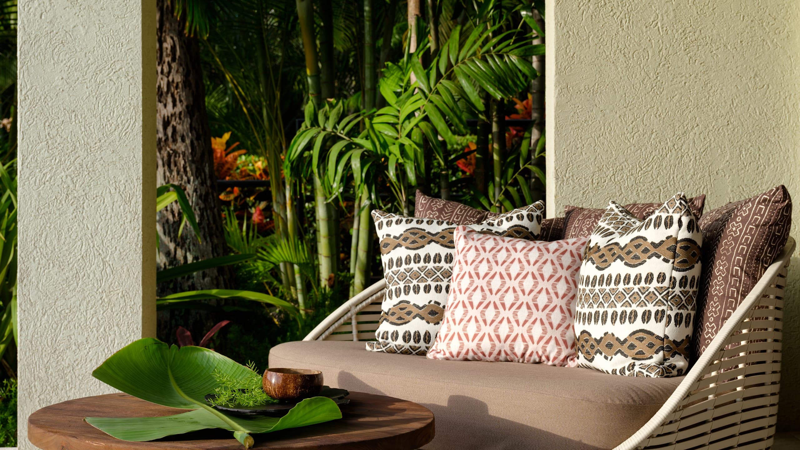 Garden View One Bedroom Suite - Image 6