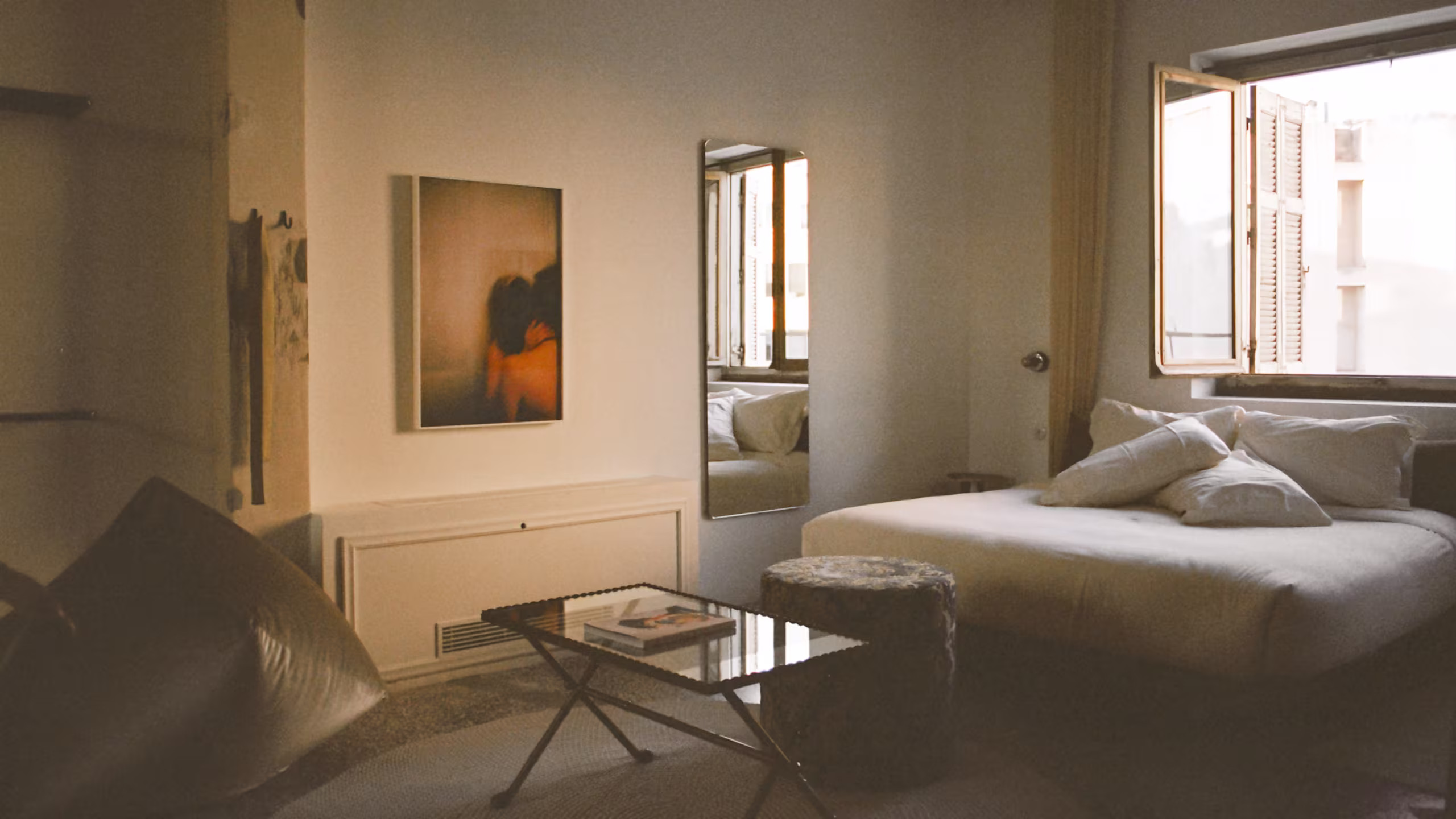 Mona's Suite - Image 9