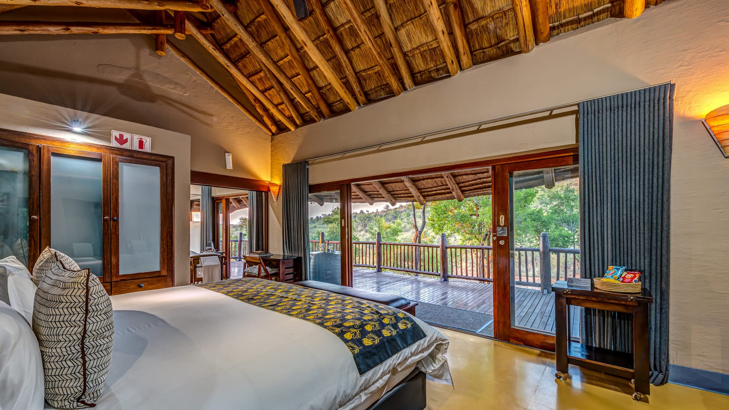 Luxury Suite - Image 4