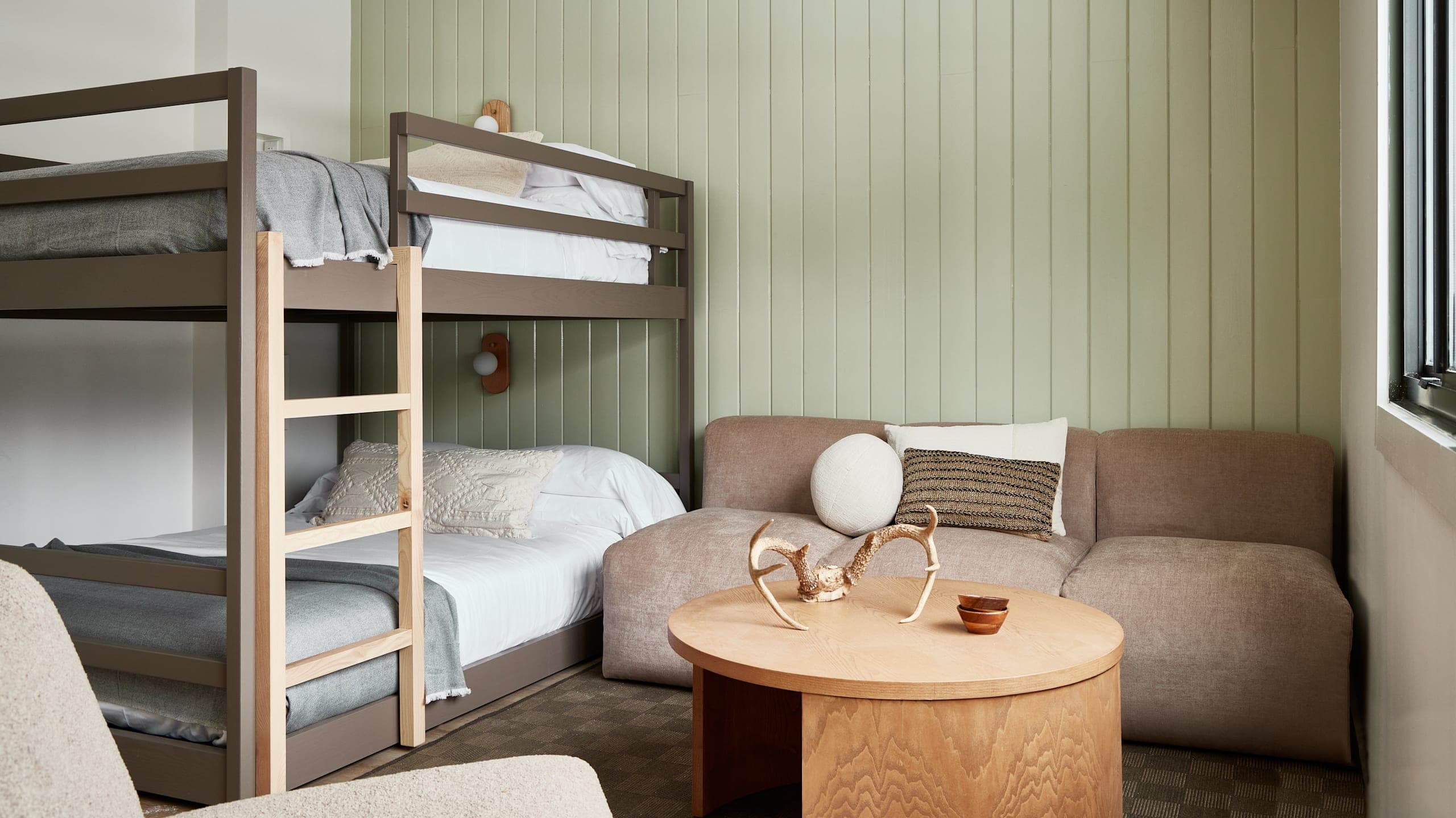 Bluebird Lake Placid - Image 5