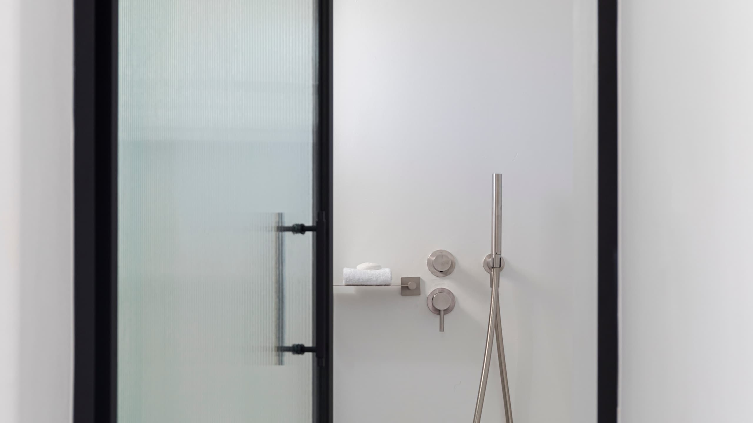 Honeymoon Suite with Plunge Pool - Image 9