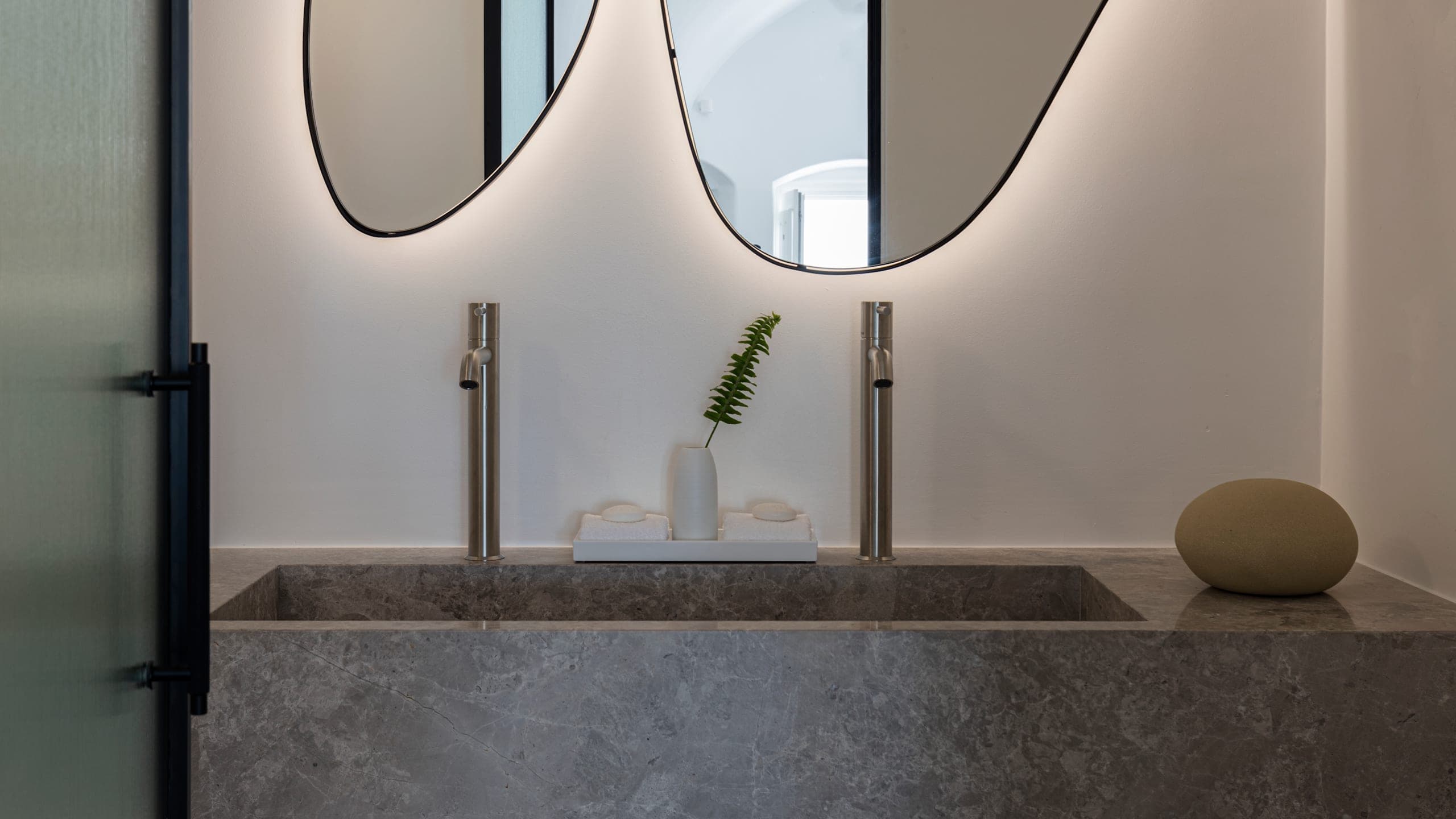 Honeymoon Suite with Plunge Pool - Image 8