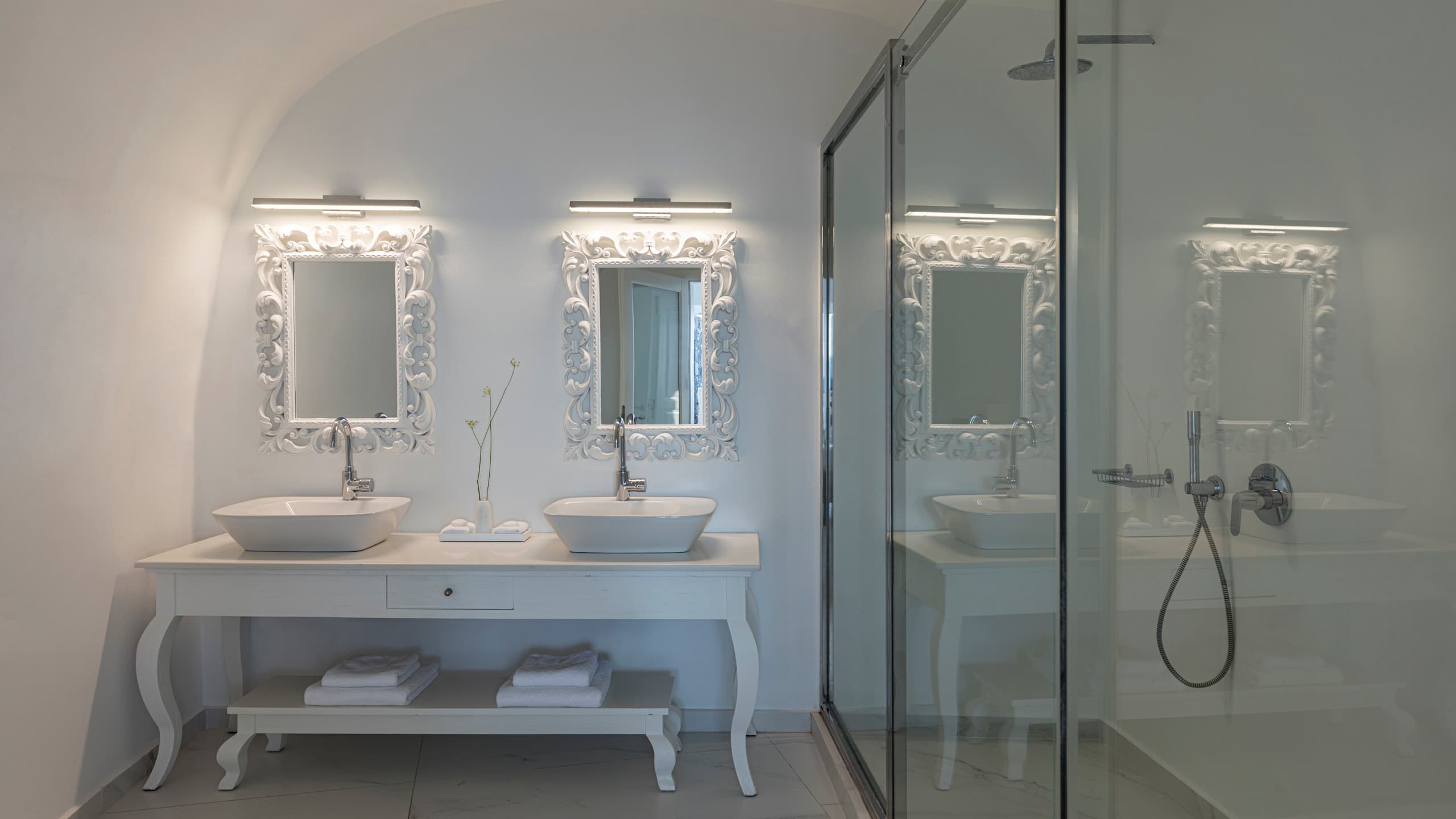 Canaves Oia Suites - Image 4