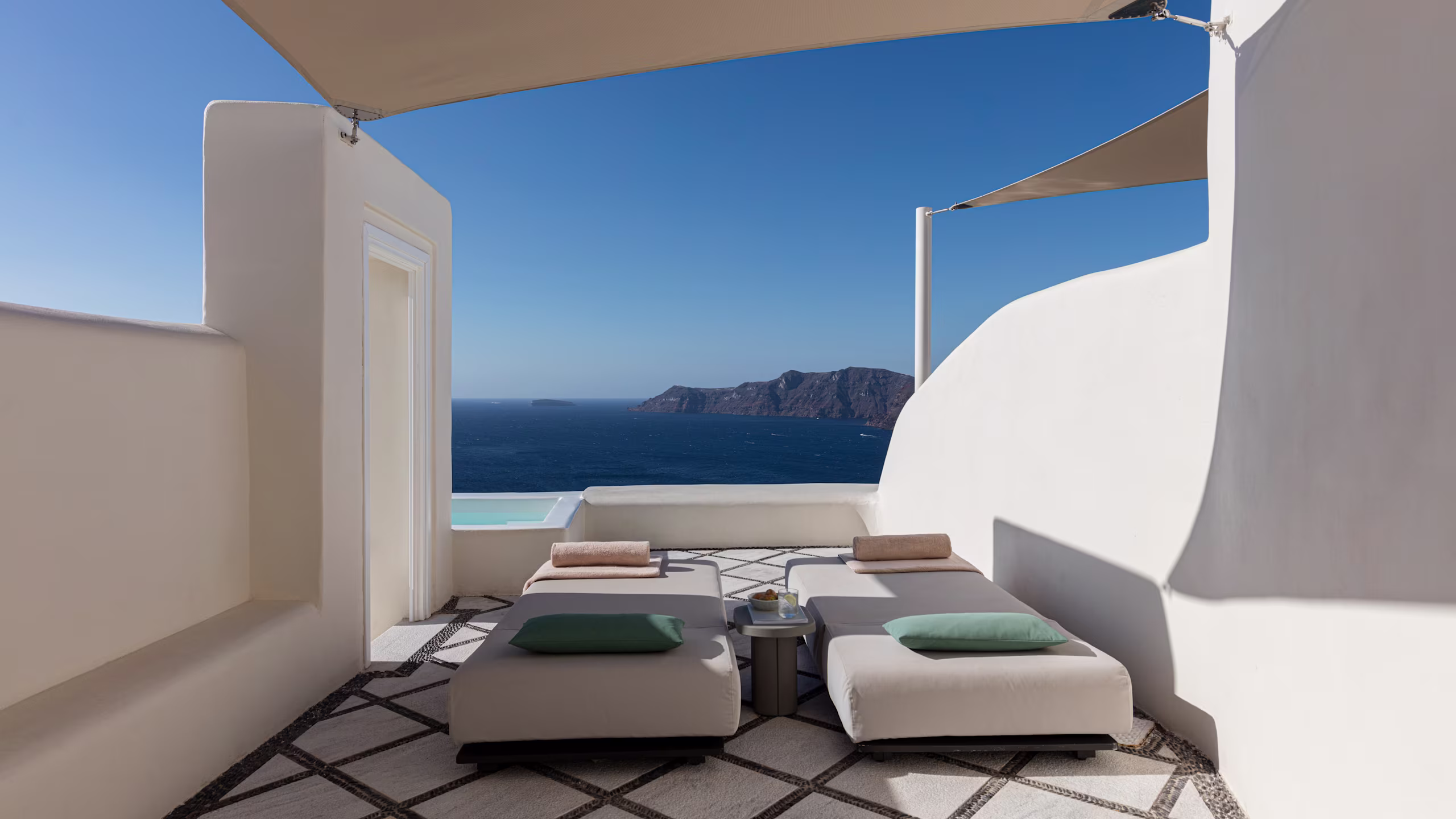 Honeymoon Suite with Plunge Pool - Image 1