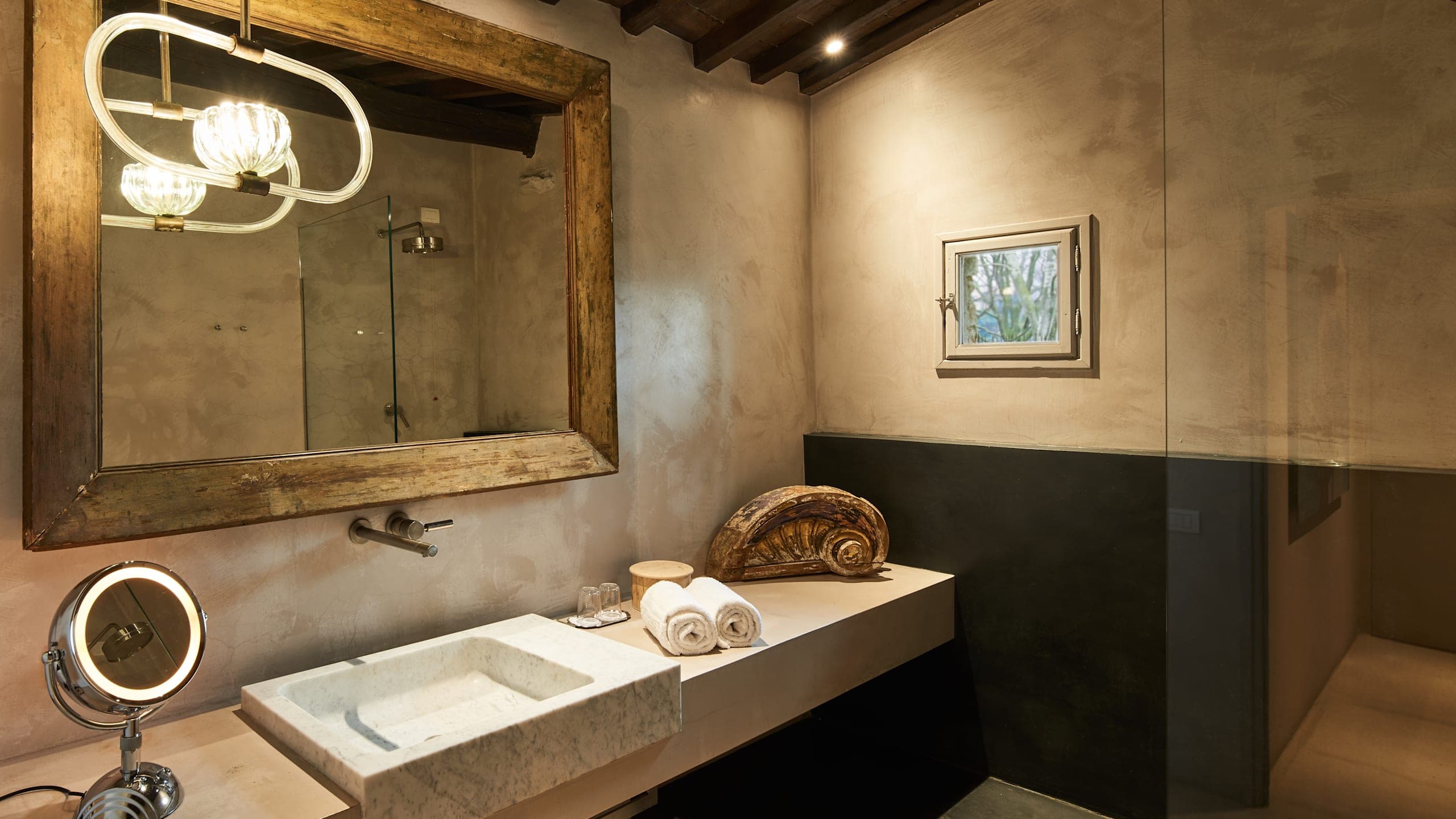 Suite - Image 2