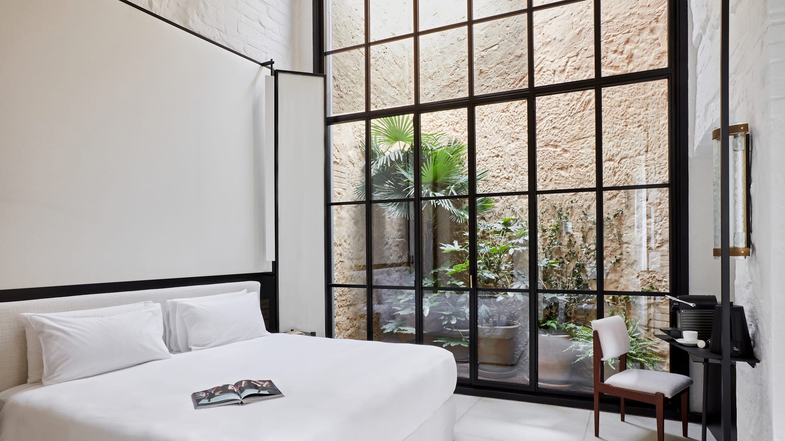 Deluxe Room - Image 6