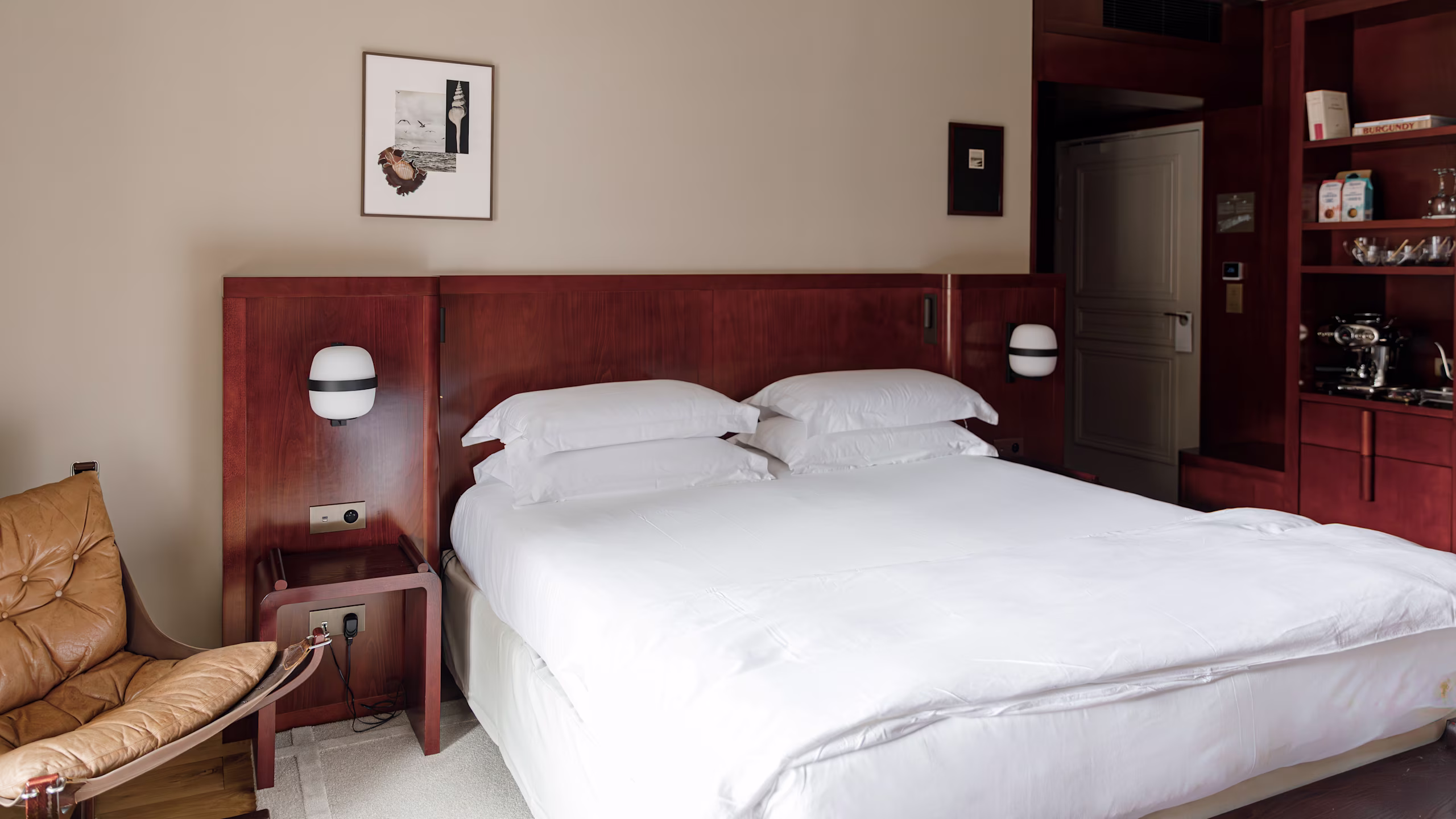 Comfort Room - Image 5