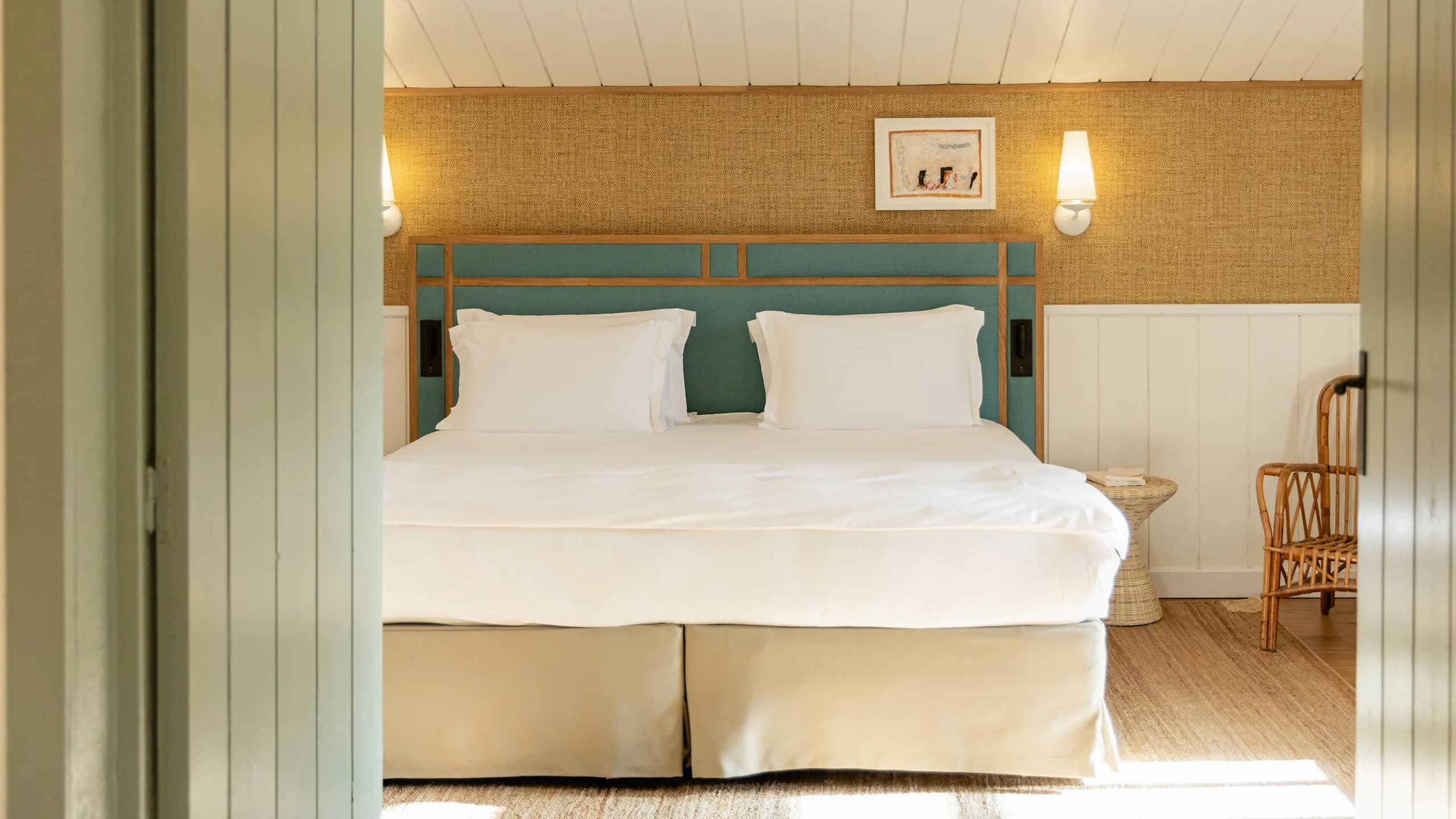 Signature Suite - Image 1