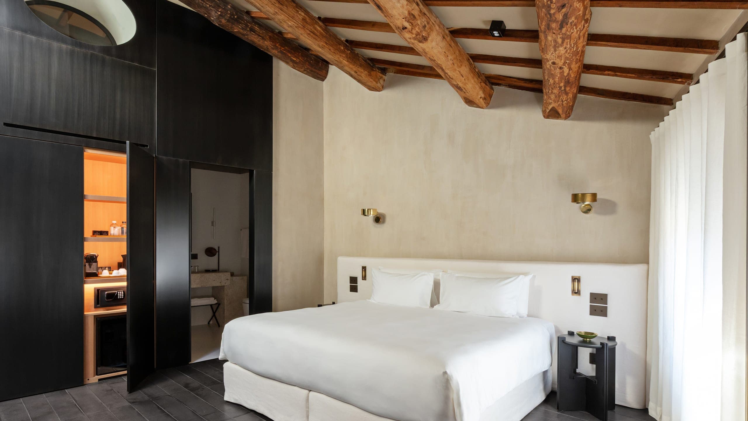 Superior Room - Image 8