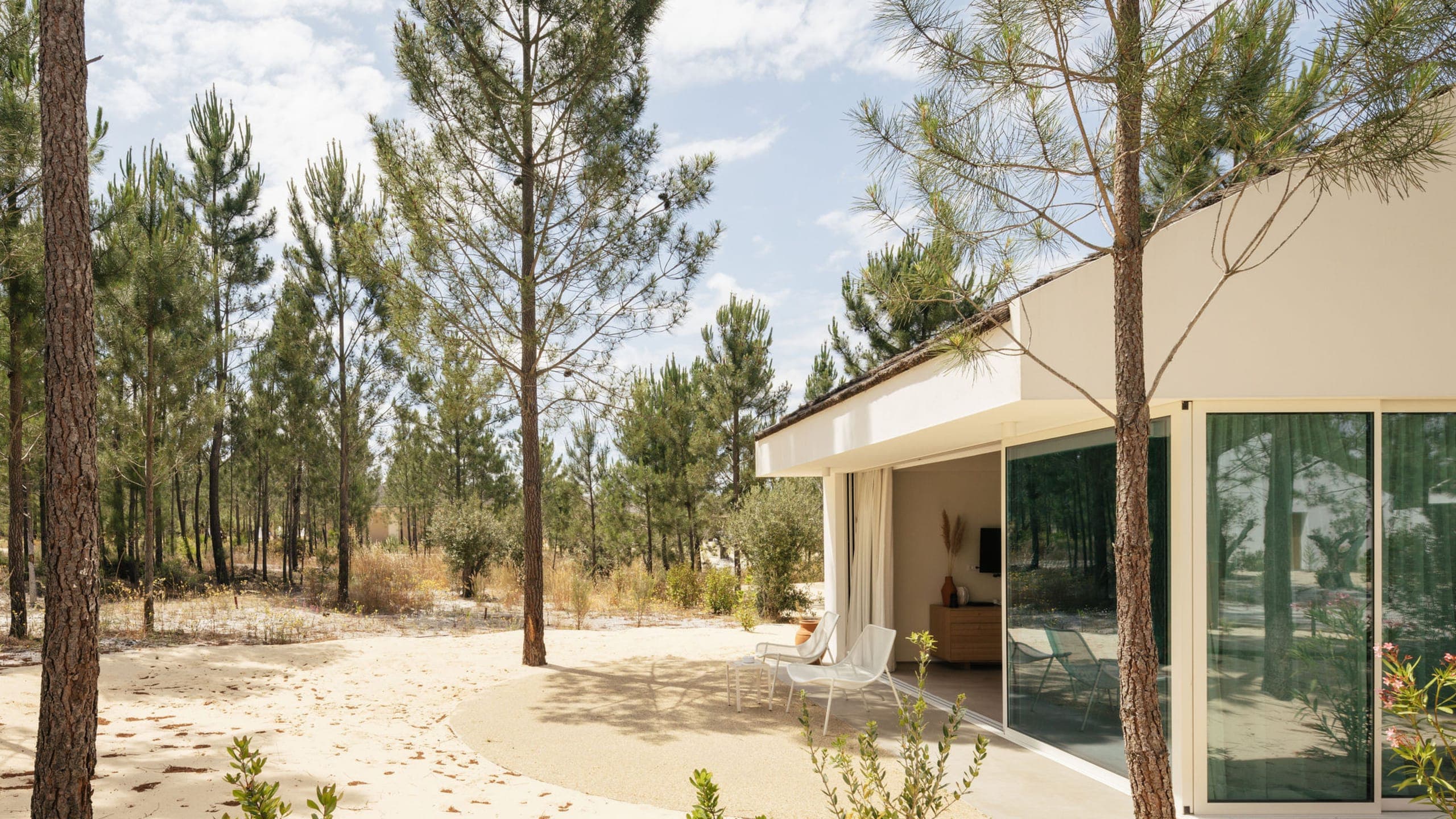 Cabanas - Adults Only - Image 4