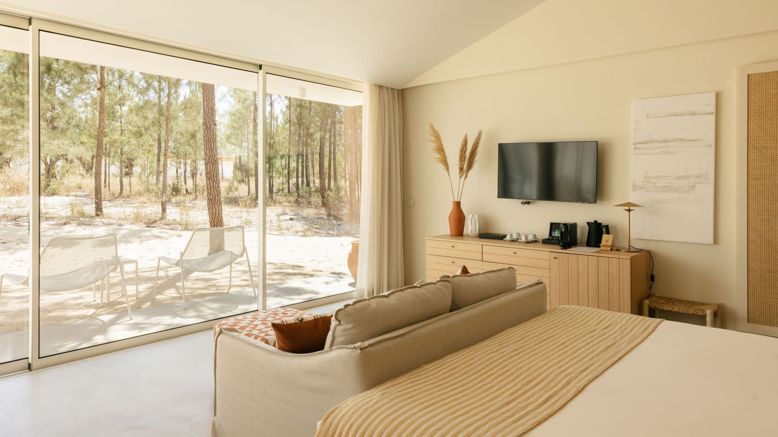 Cabanas - Adults Only - Image 2