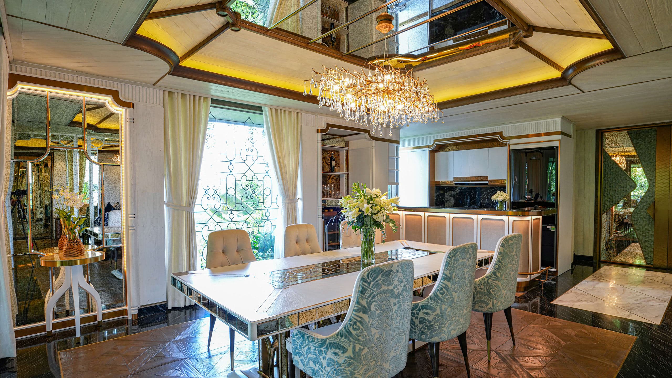 Presidential Suite - Image 6