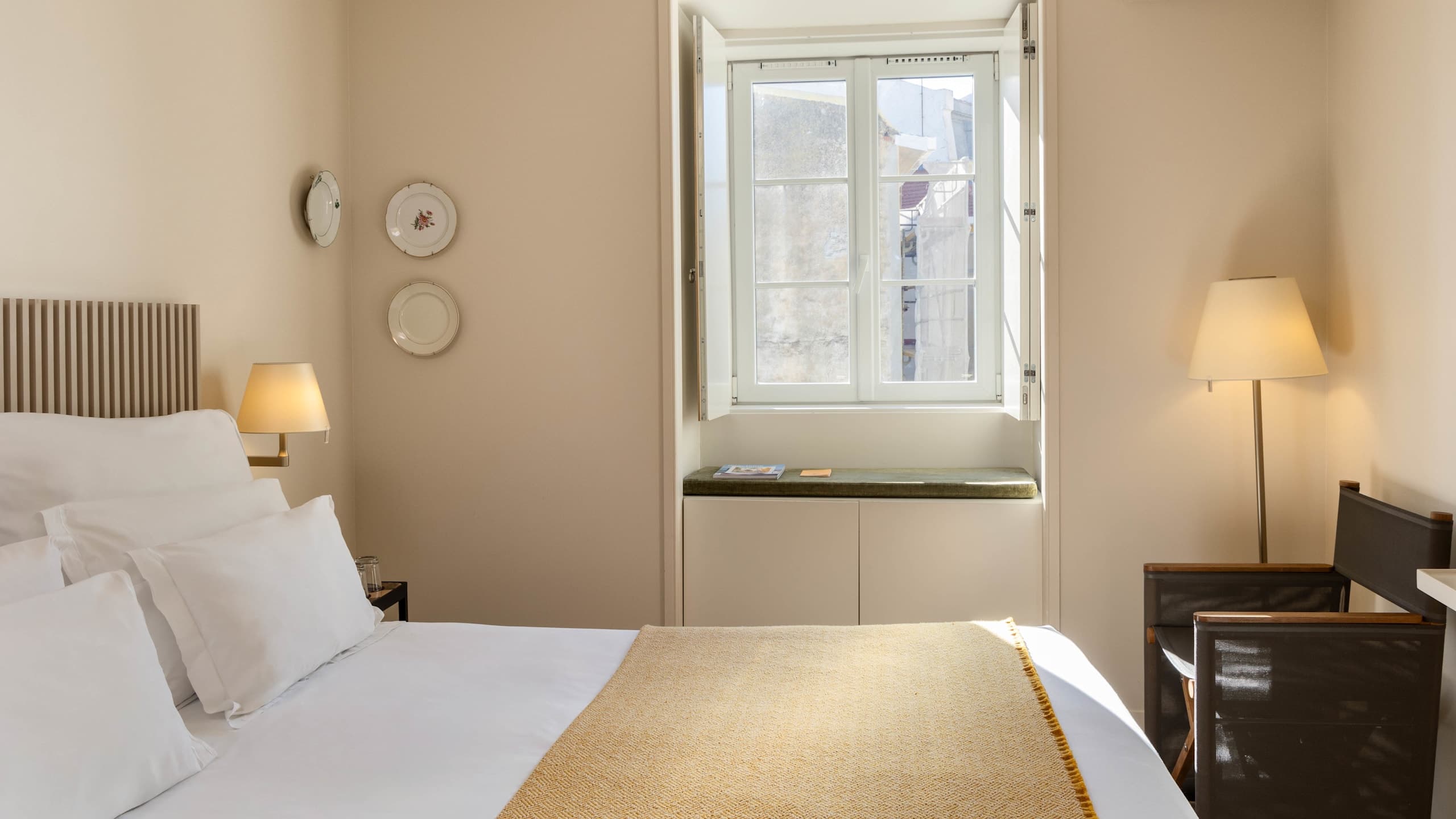 Alfama Standard Room - Image 2