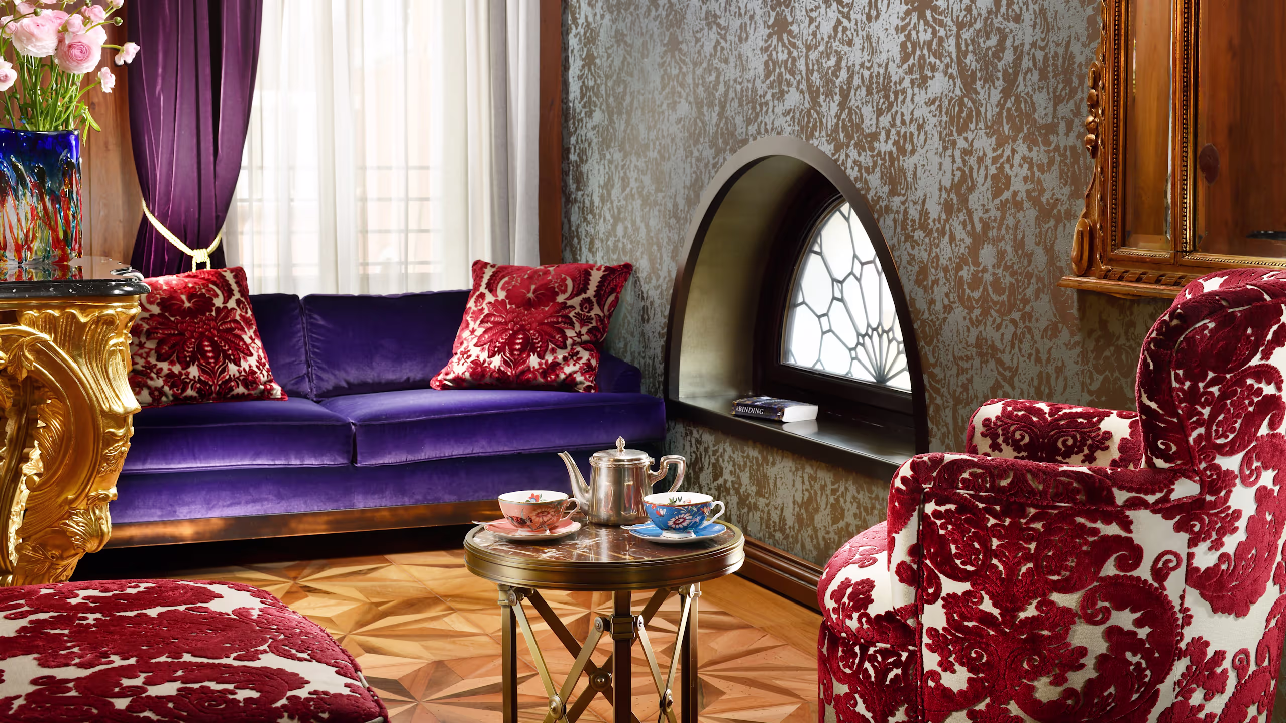 Deluxe Suite - Image 4