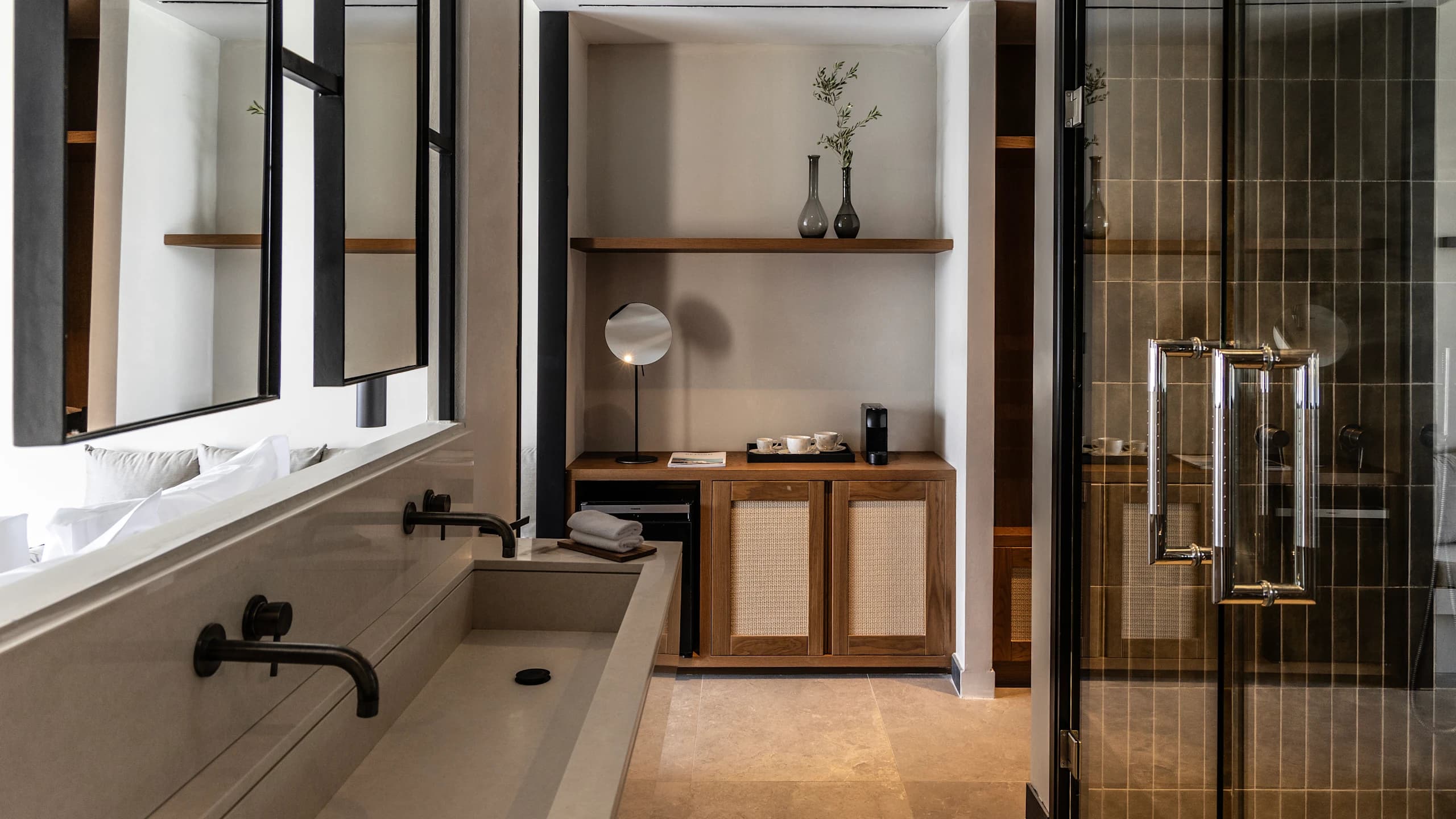 Garden Suite with Sea View - Image 3