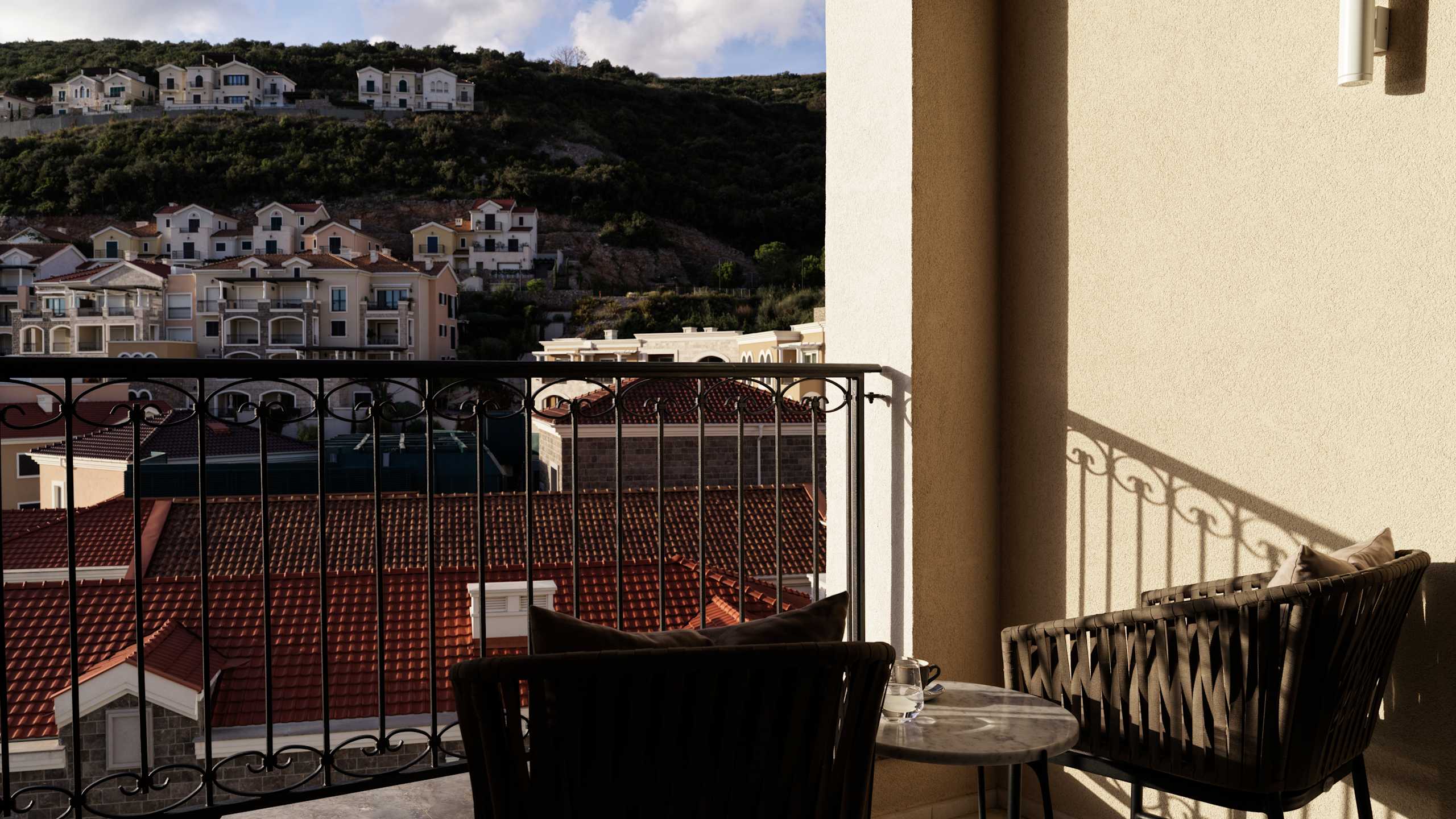 Grand Poolside Room - Image 5