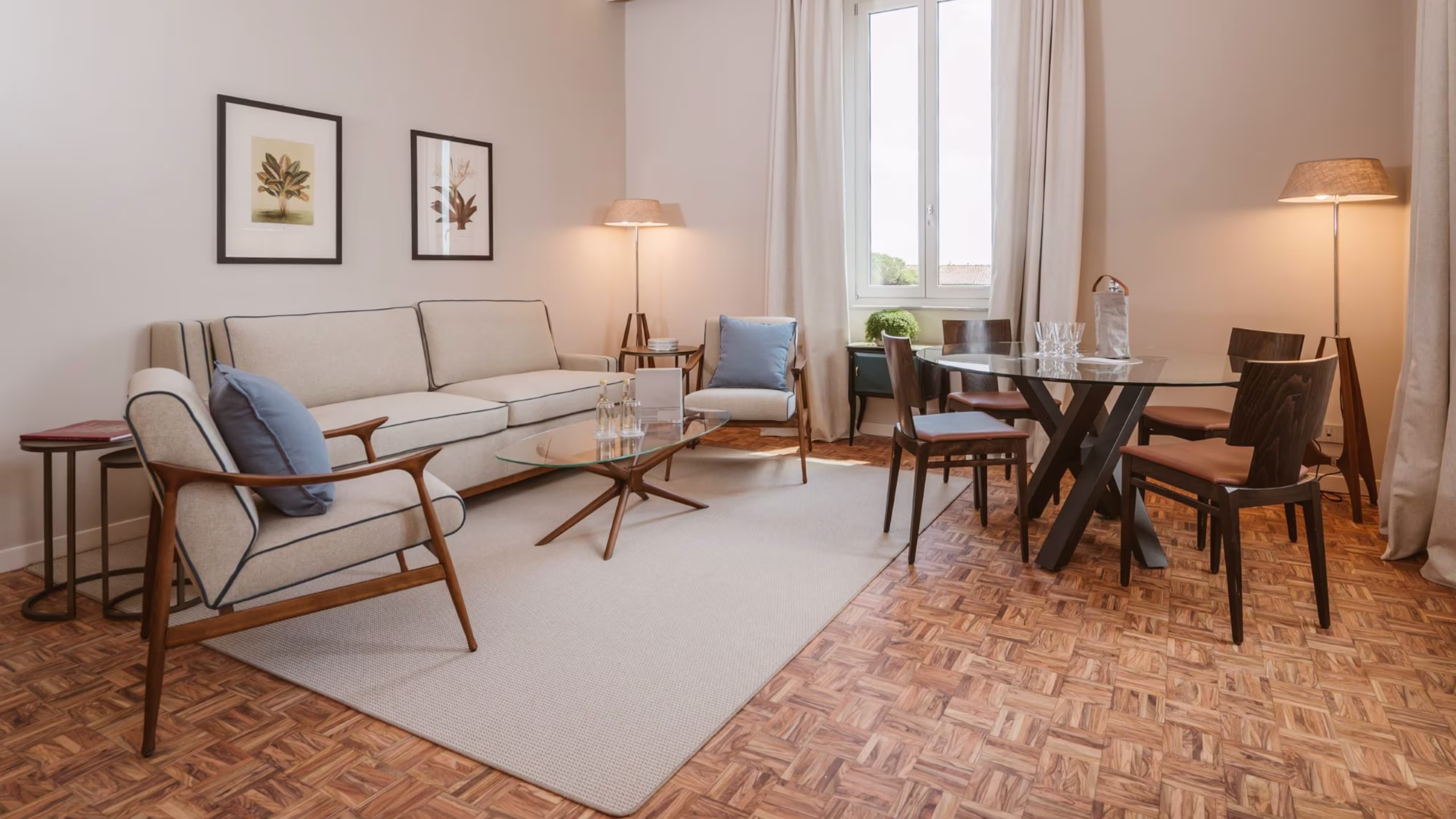 Deluxe Suite - Image 2