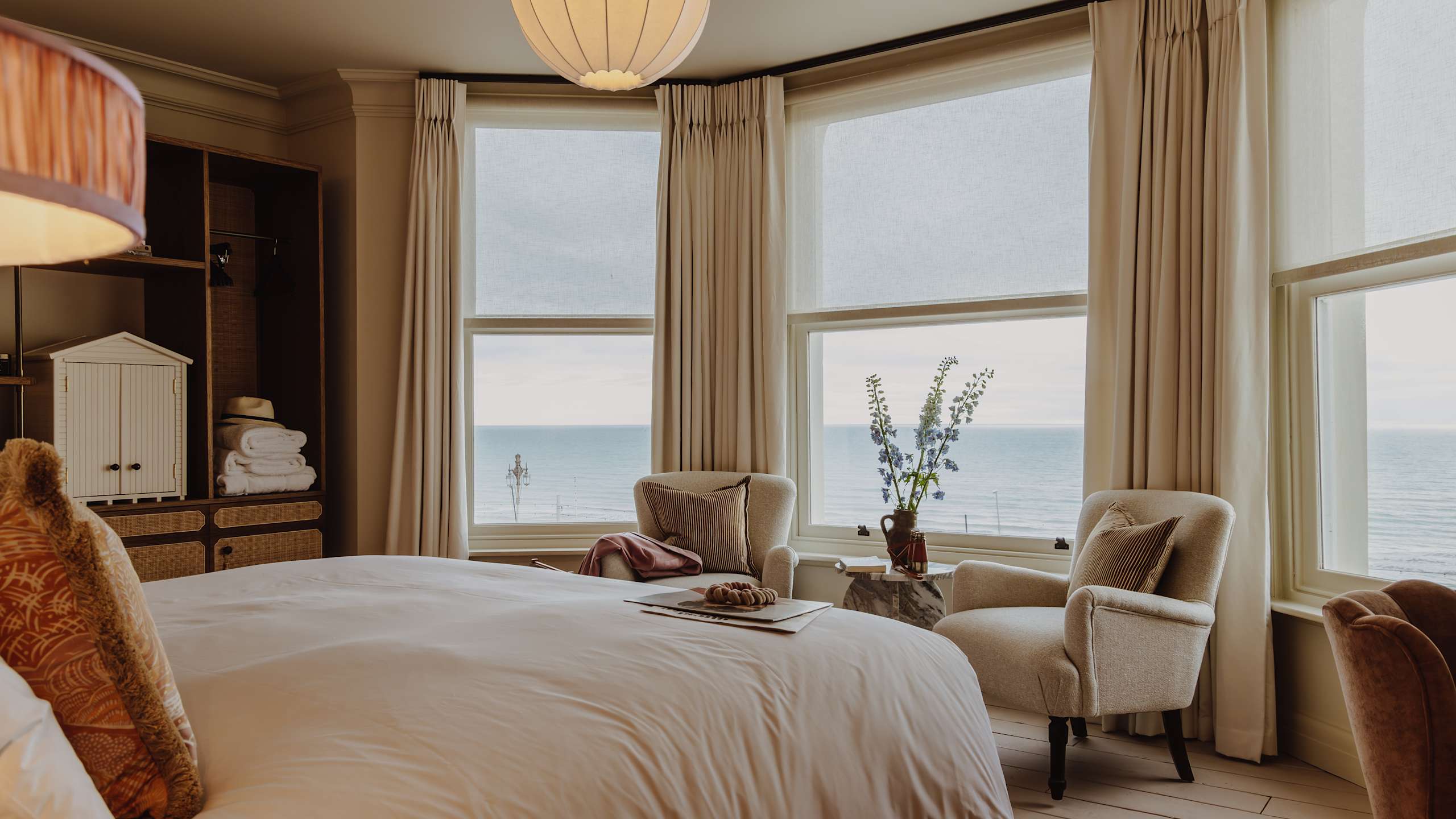 Large Guest Room with Sea View - Image 3