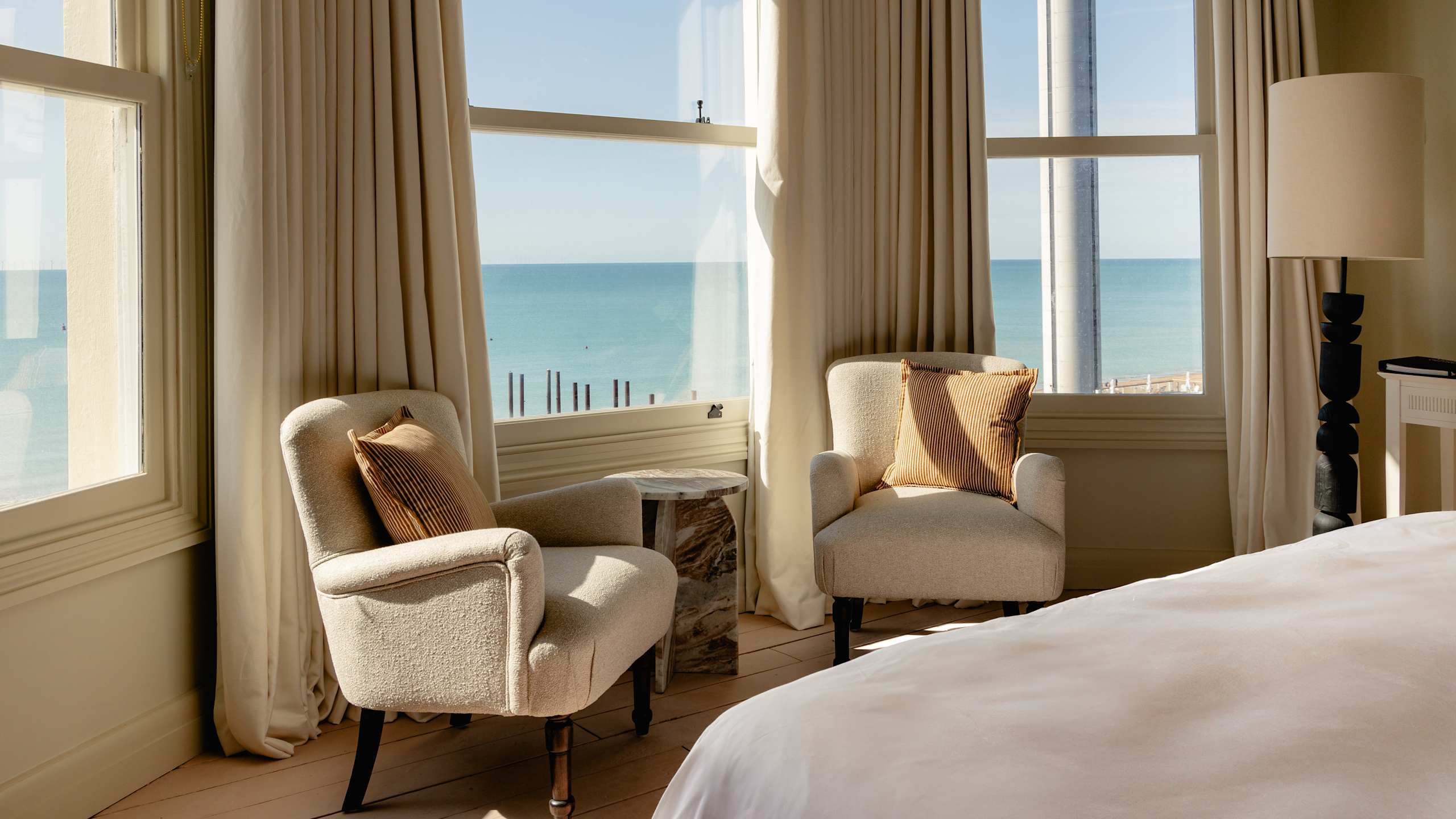 Large Guest Room with Sea View - Image 4