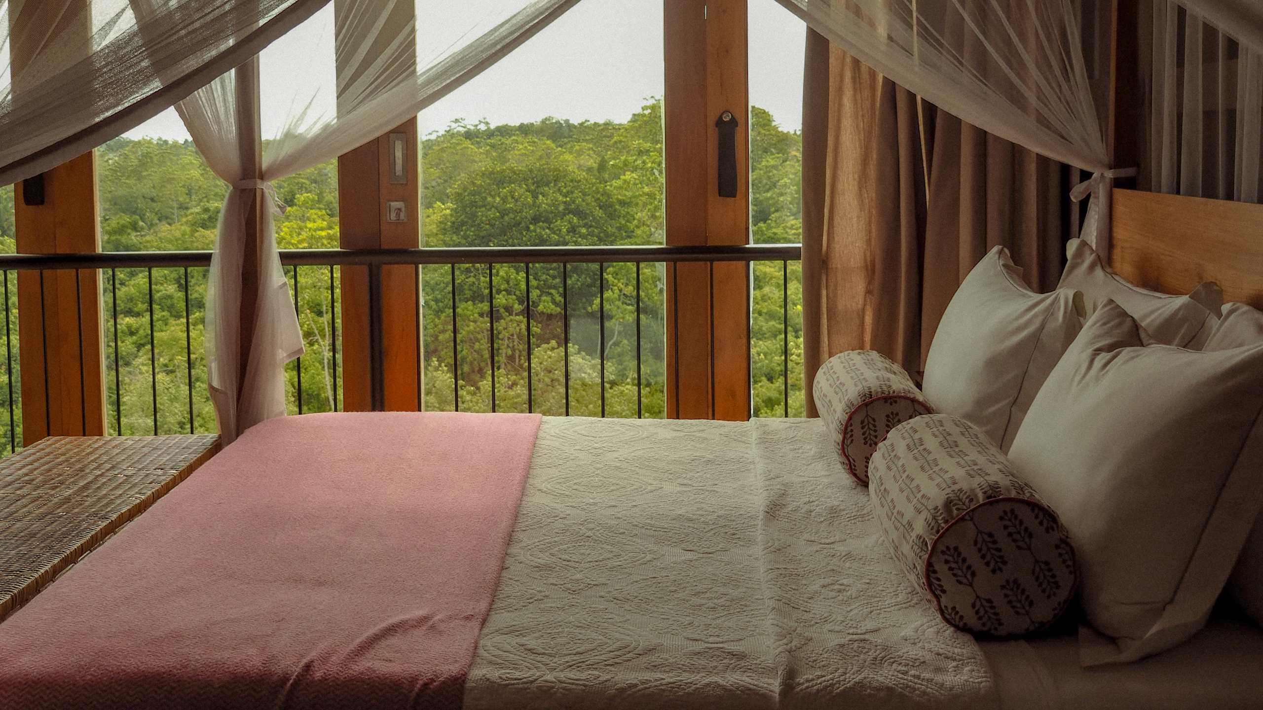 Deluxe King Double - Image 1