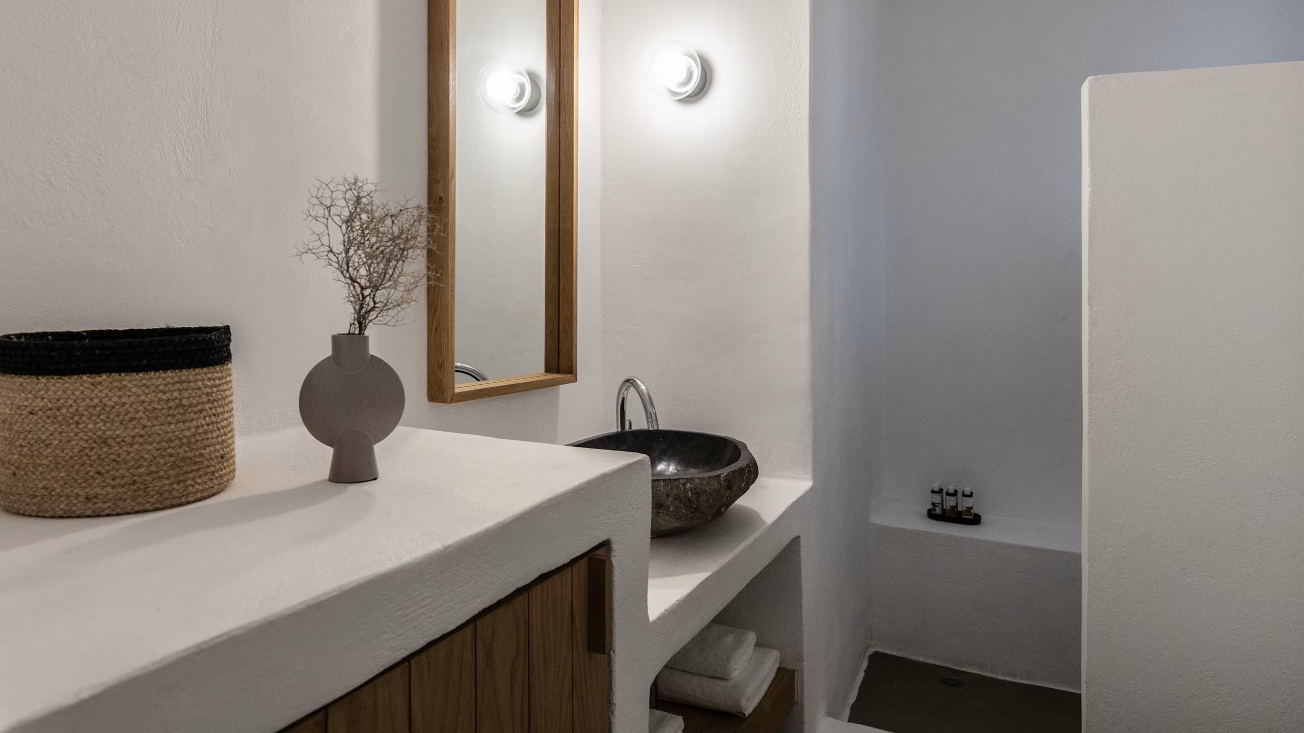 Turquoise Two-Bedroom Villa - Image 8