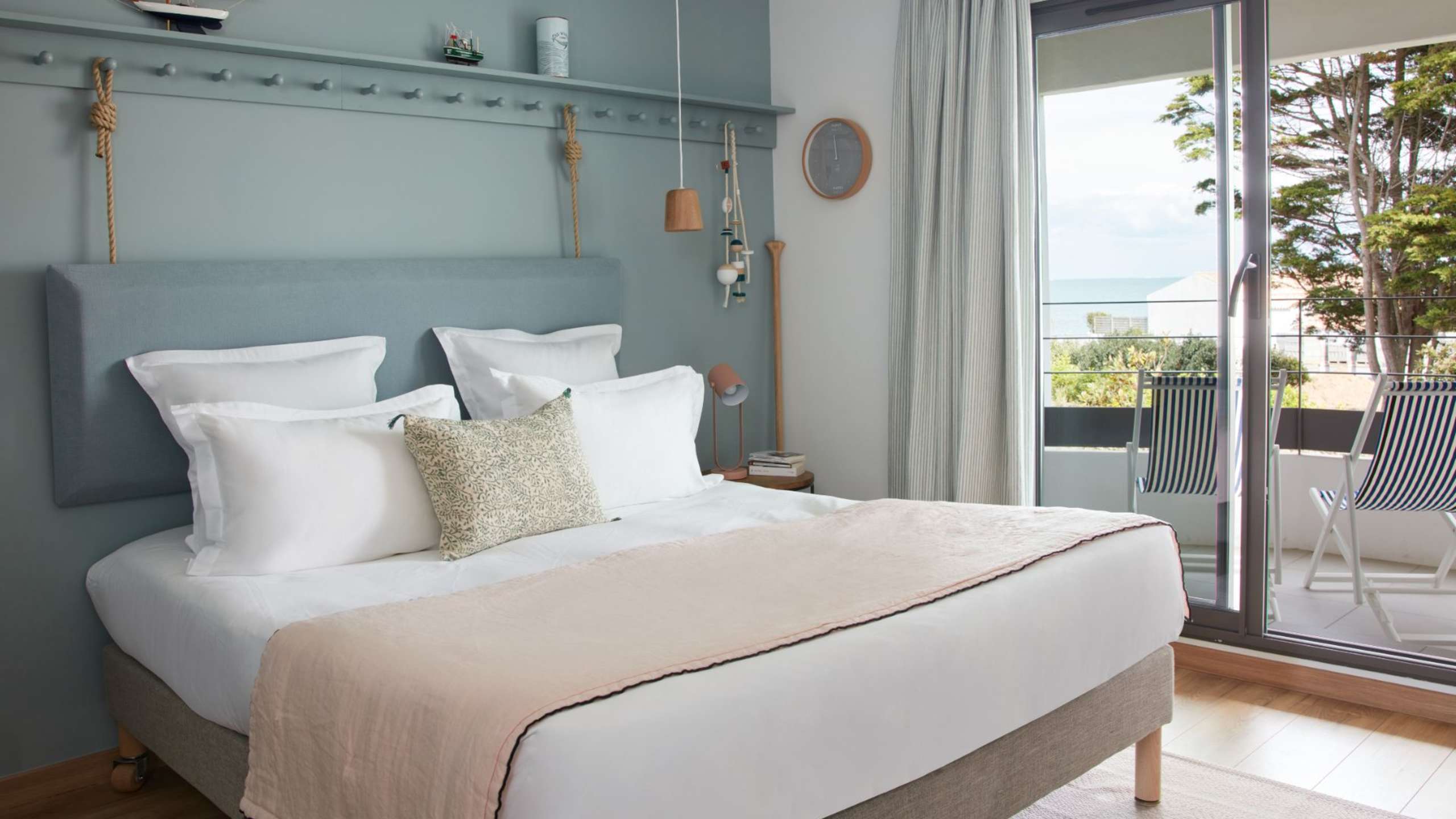 Superior Terrace - Image 4