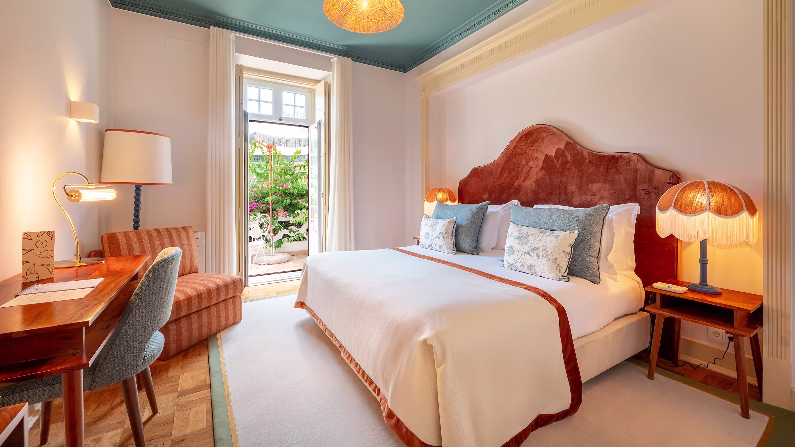 Deluxe Room with Terrace and Garden View - Image 3