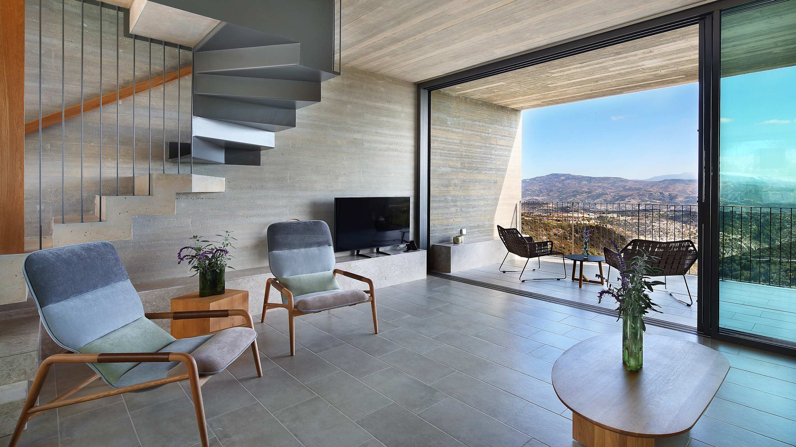Ezousa Duplex Suite - Image 3