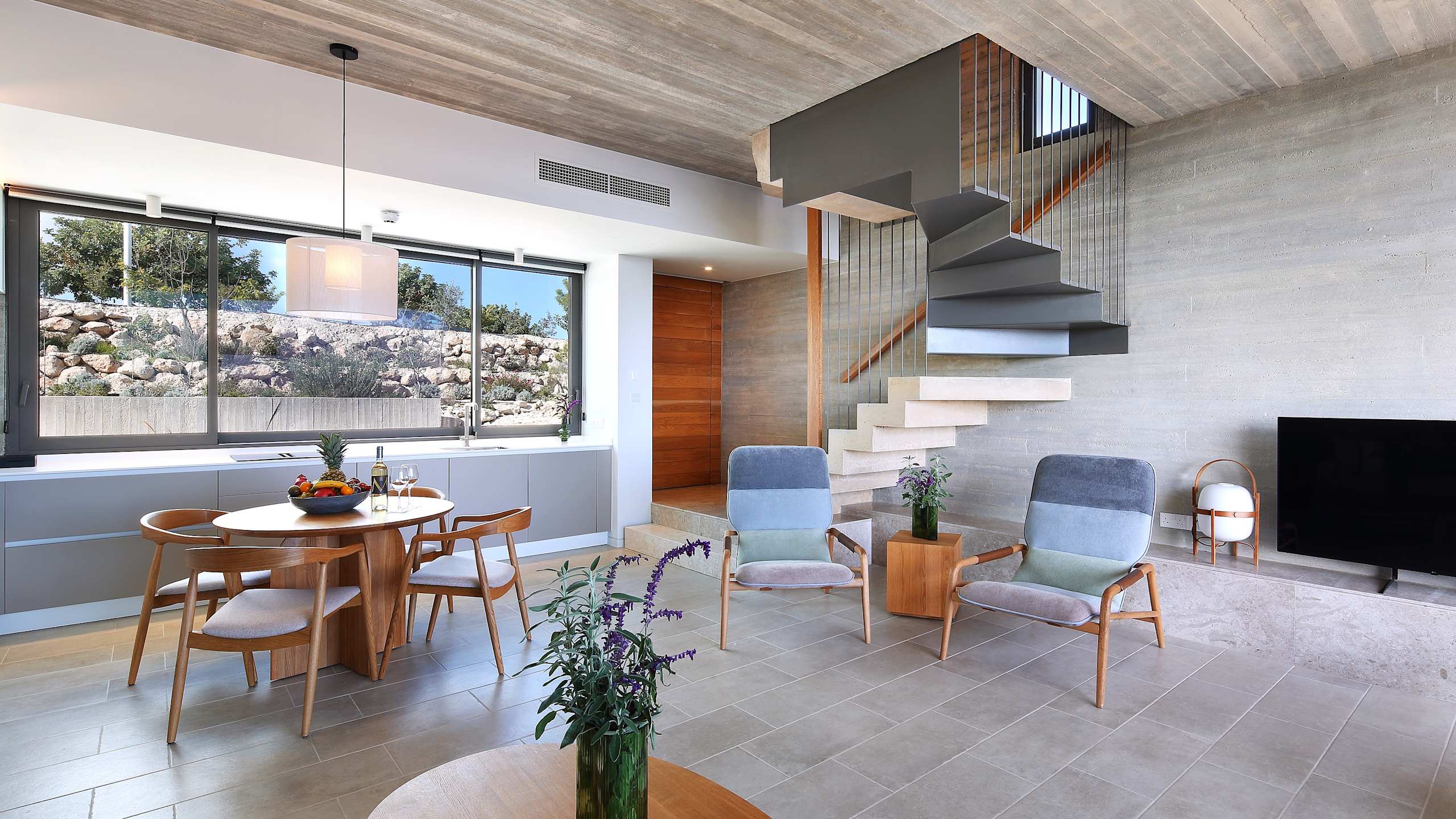 Ezousa Duplex Suite - Image 4