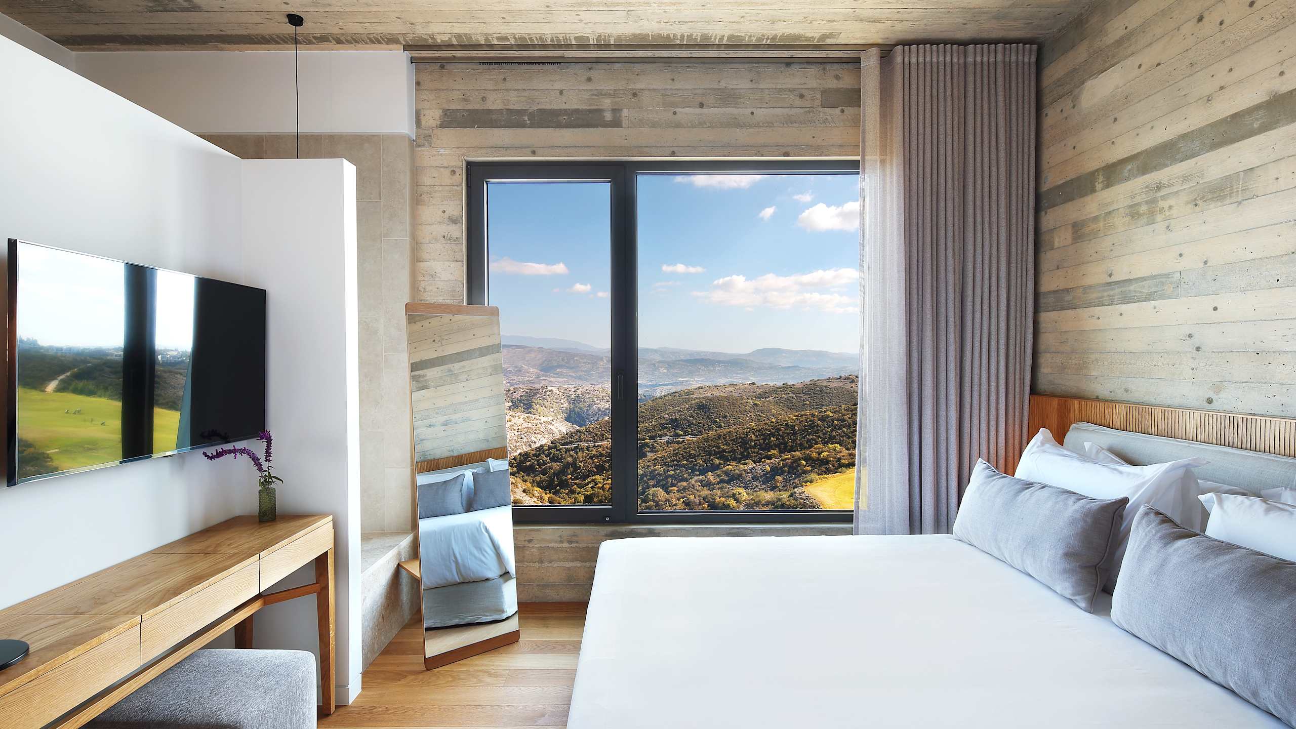 Ezousa Superior Suite - Image 4