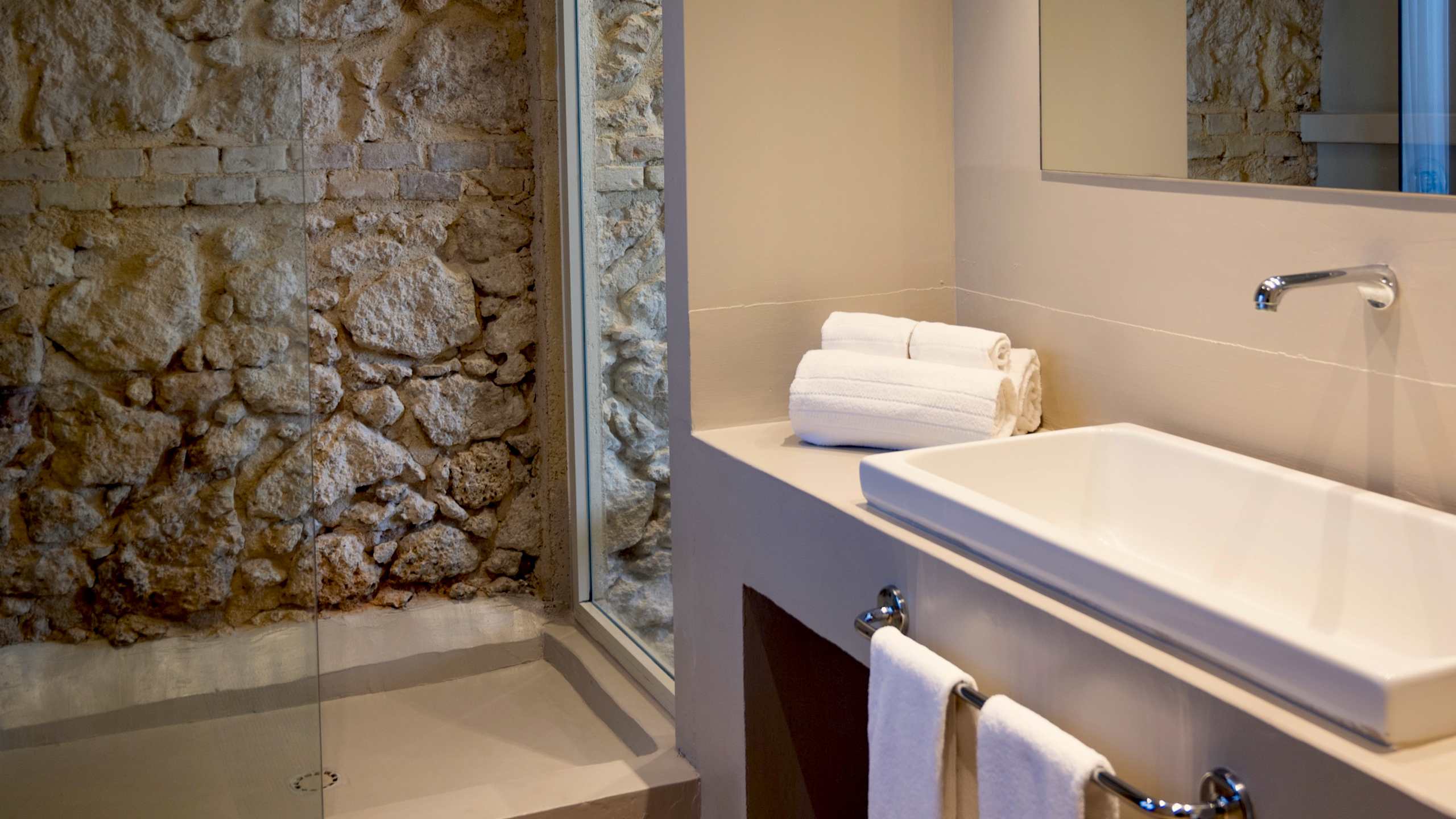 Double/Twin room - Image 5